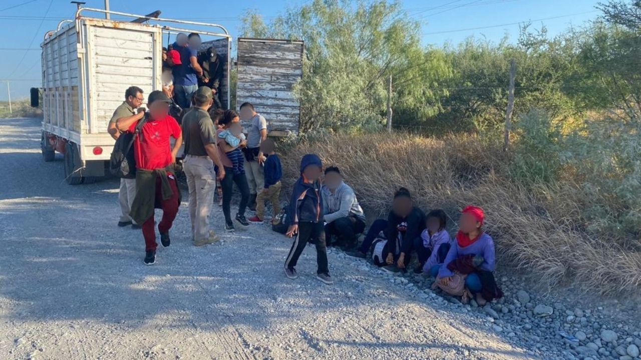 Rescatan a 103 migrantes centroamericanos en límites de Nuevo León y Tamaulipas