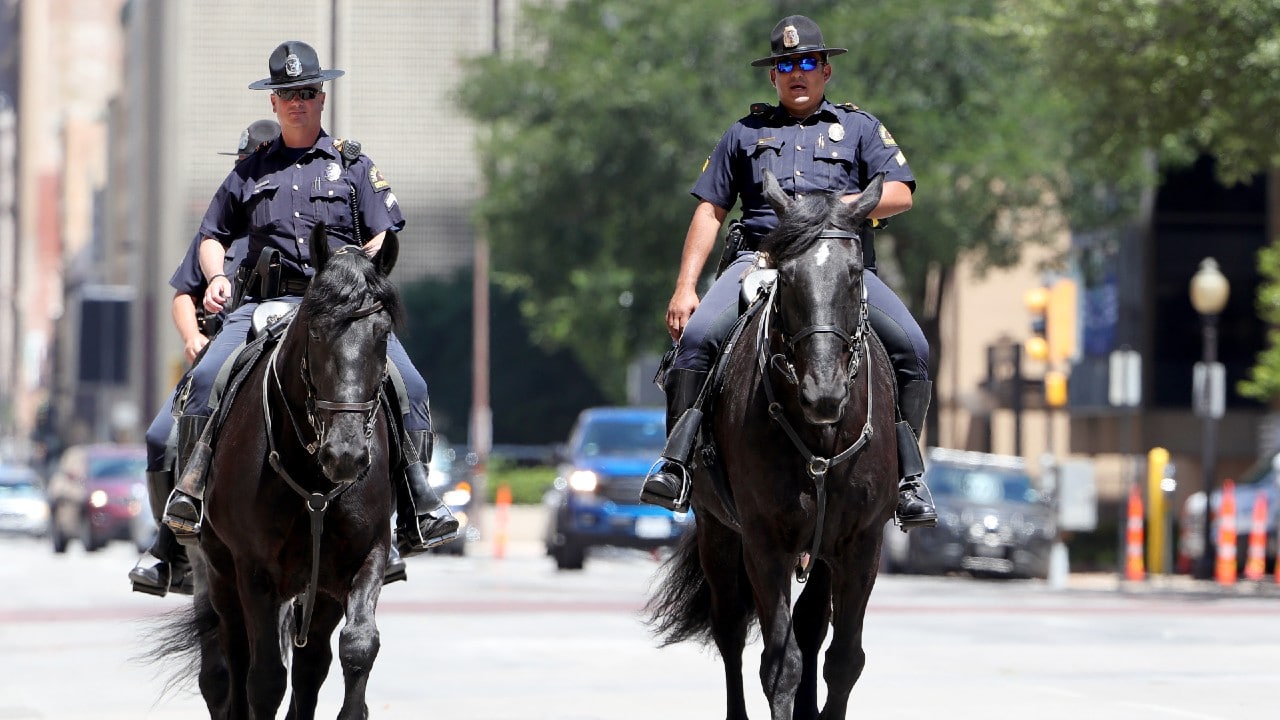 Estados Unidos anuncia suspensión de patrullajes con caballos en frontera con México