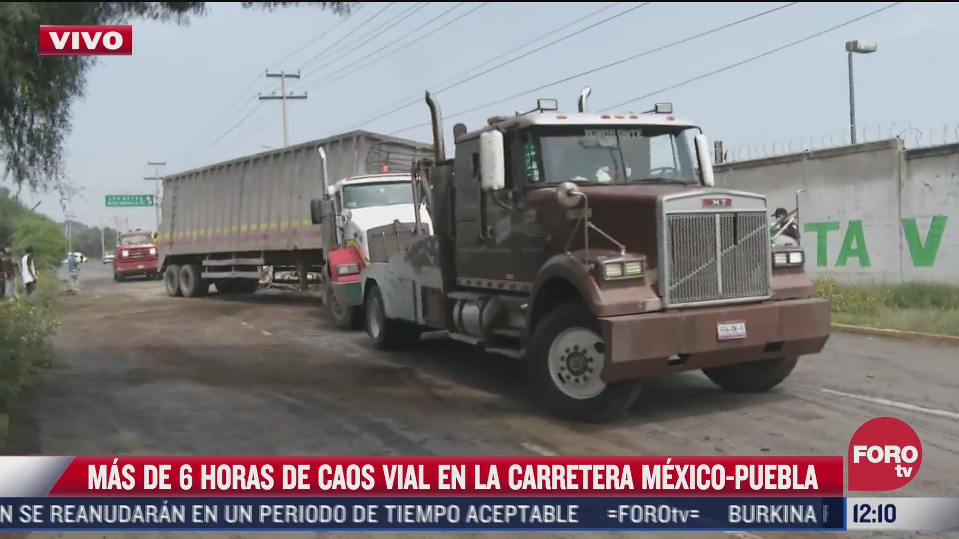 reincorporan trailer volcado en la mexico puebla tras 6 horas de trabajos