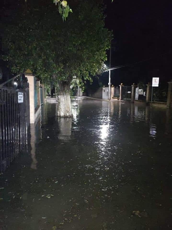 Se registran inundaciones en Tequisquiapan, Querétaro, tras alerta de Conagua por desfogue de Presa Constitución