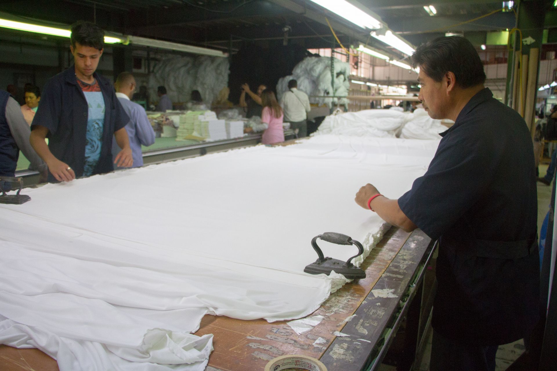 Trabajadores de una fábrica de ropa deportiva en México (Cuartoscuro)