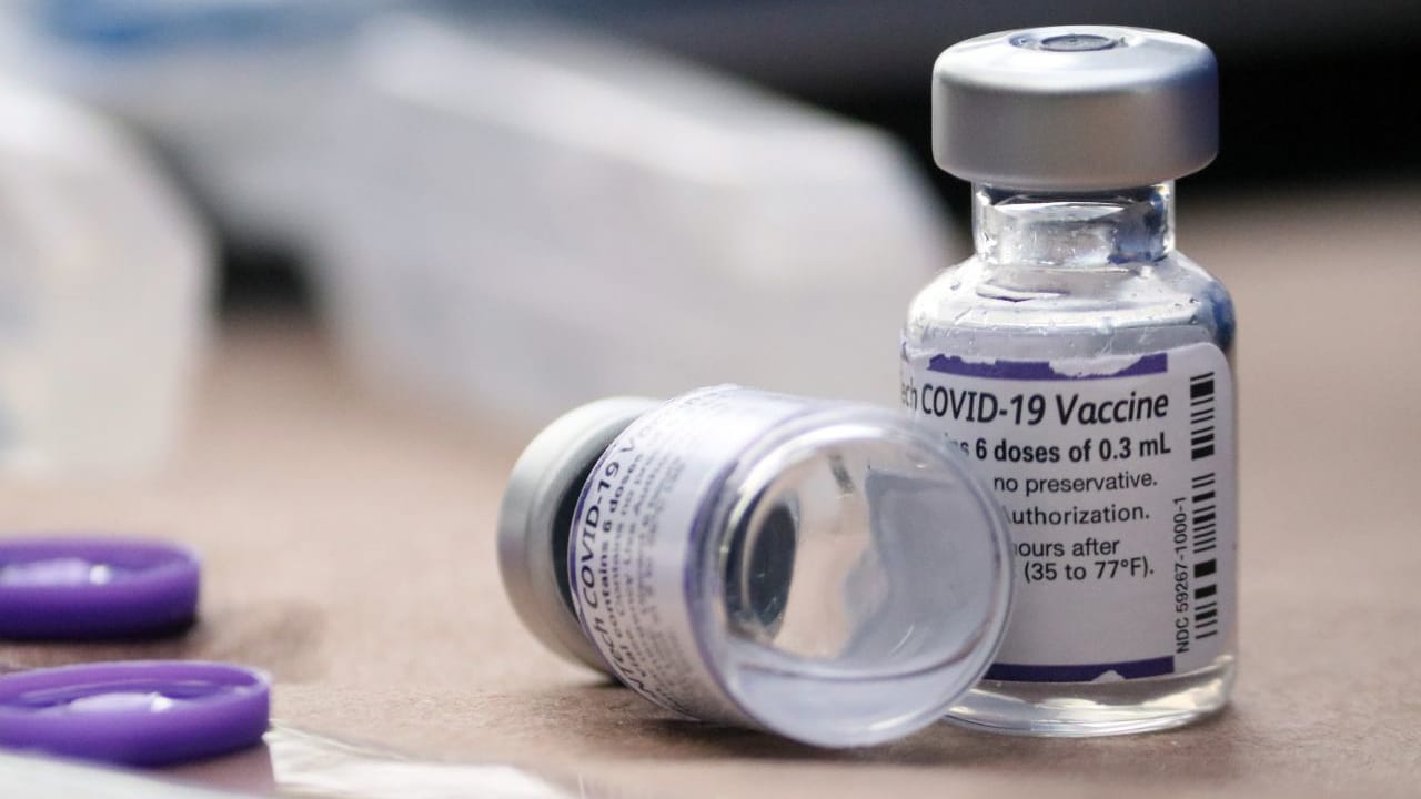 López-Gatell anuncia vacunación covid con Pfizer para adolescentes