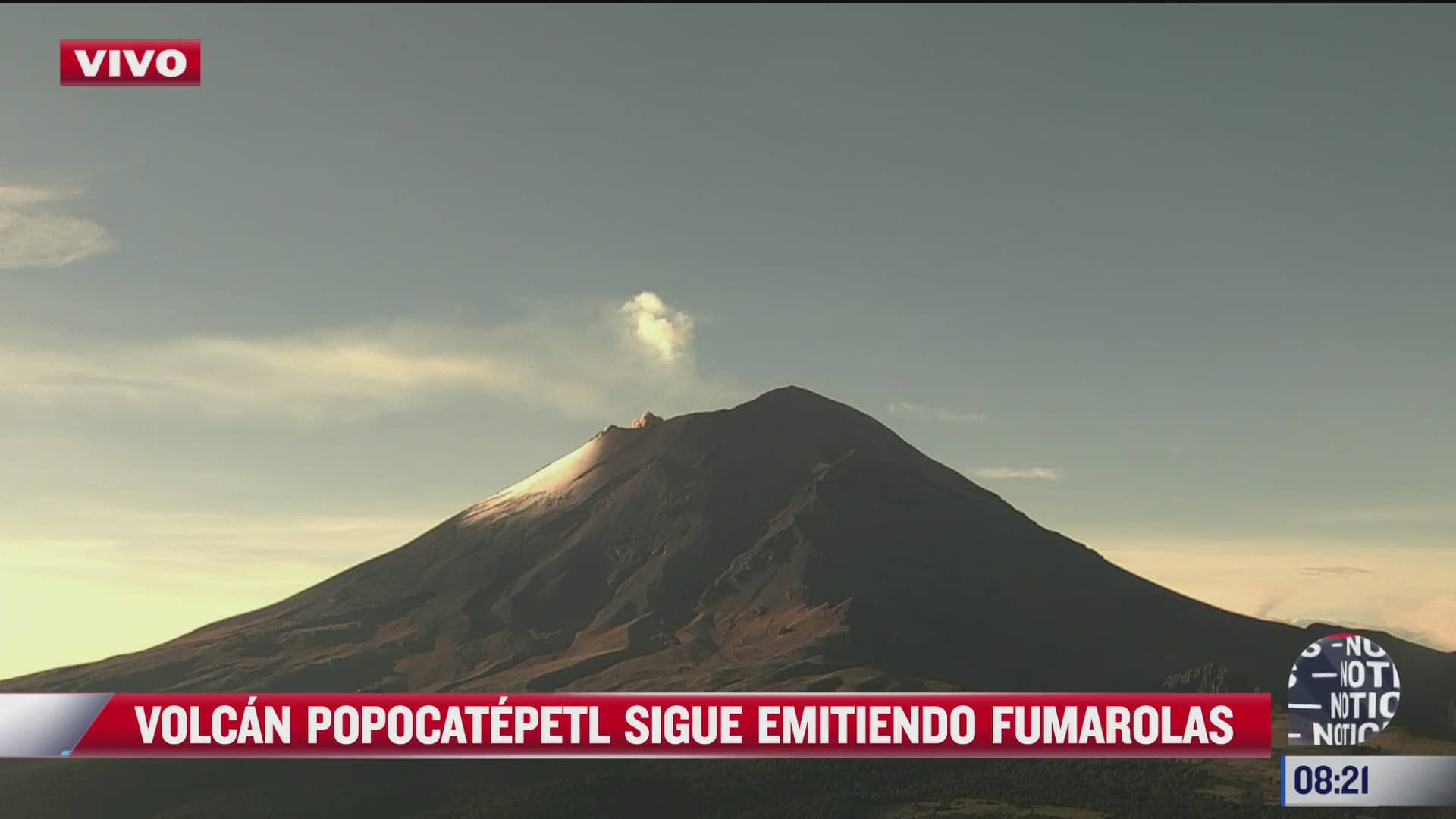 volcan popocatepetl emite fumarolas