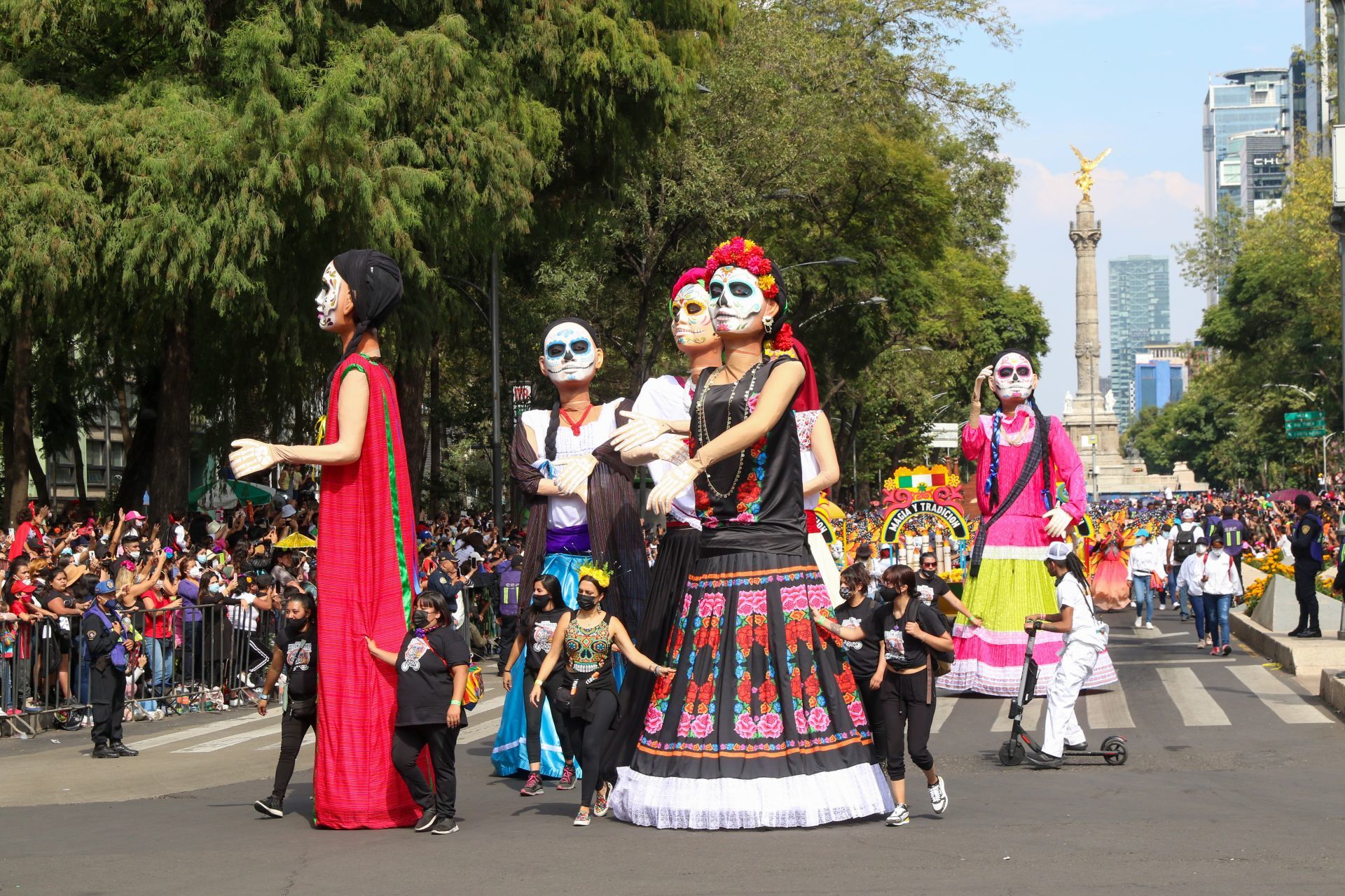 Fotos y Video: CDMX realiza el Desfile del Día de Muertos 2021