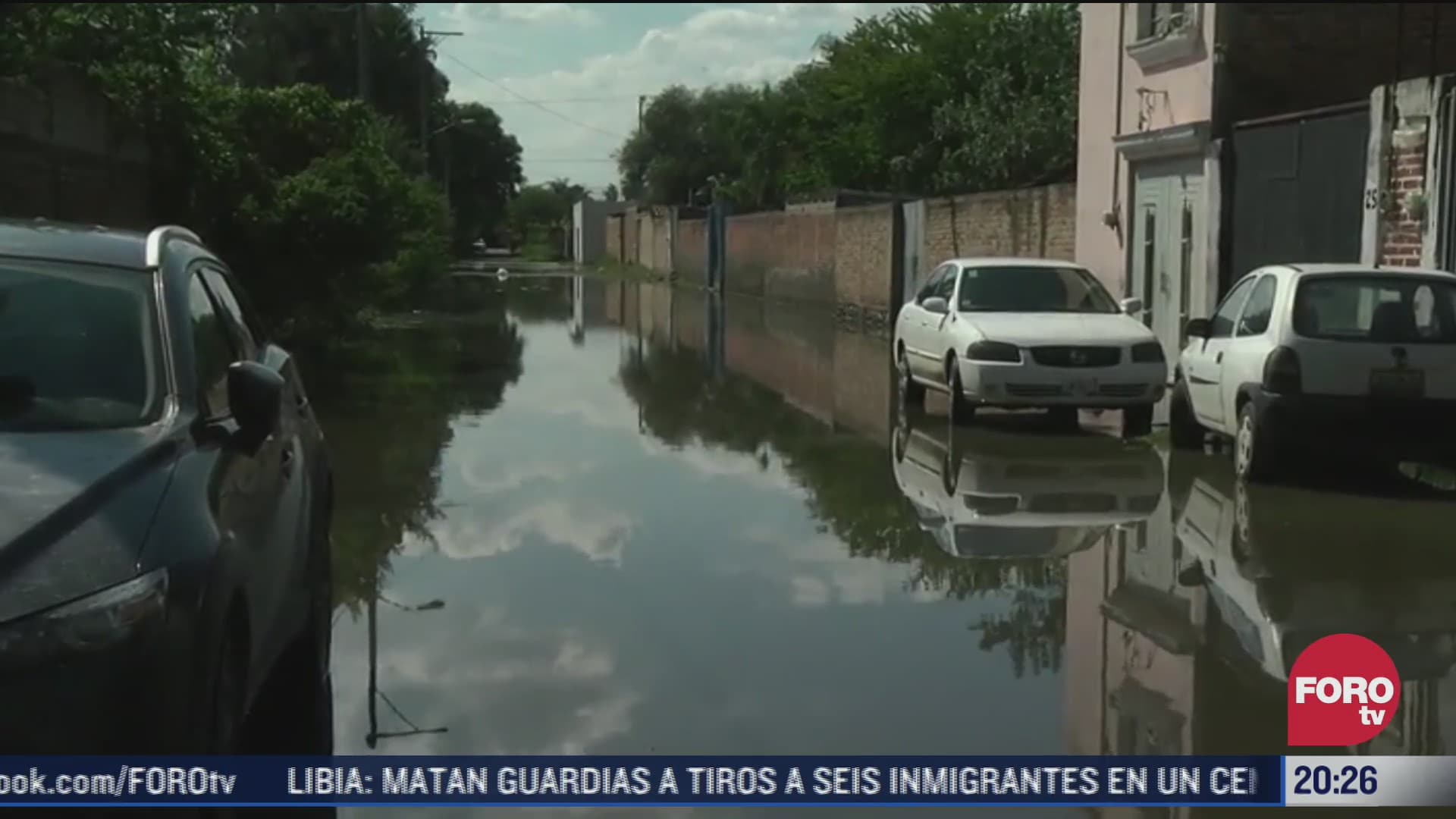 aguas negras mantienen inundadas calles en tlajomulco de zuniga