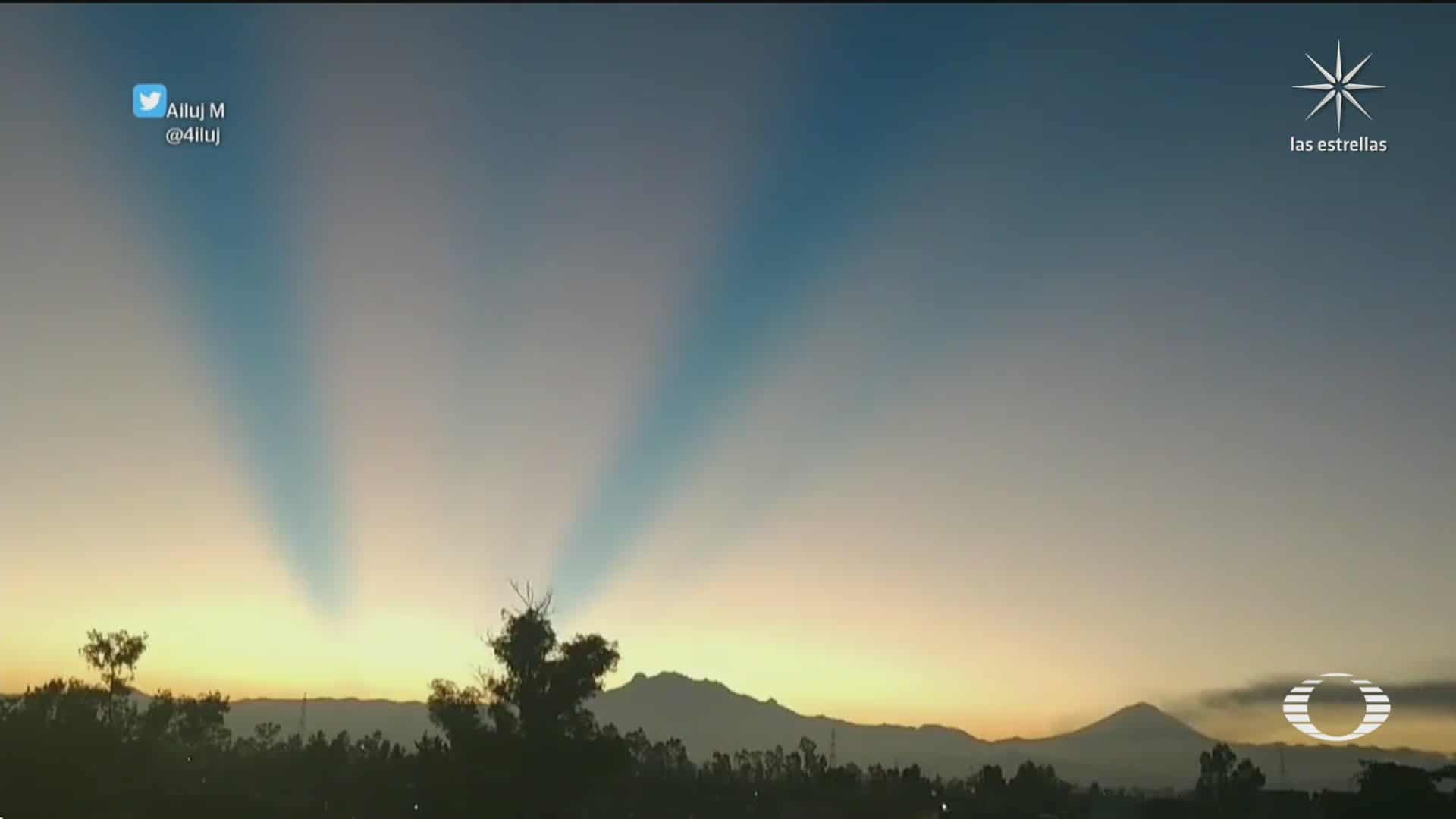amanecer azul en el valle de mexico