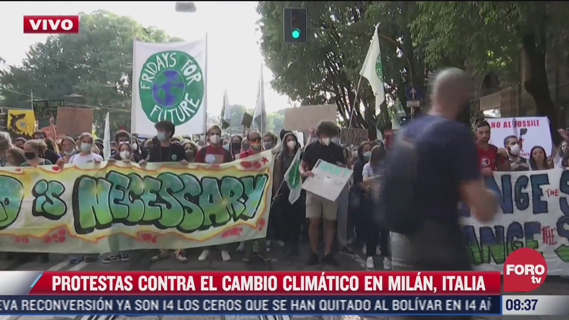 ambientalistas en milan realizan marchas contra el cambio climatico