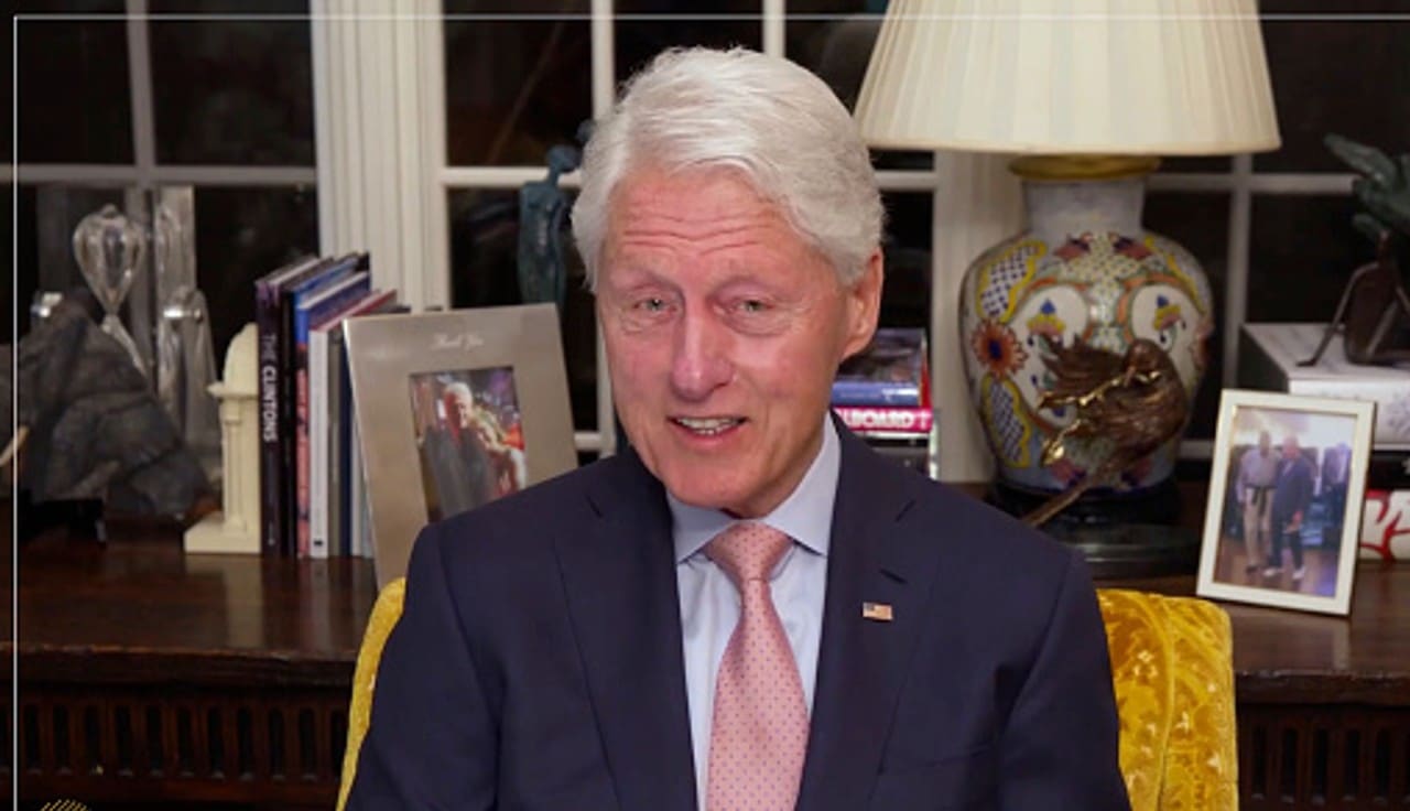 Bill Clinton pasará otra noche hospitalizado tras infección