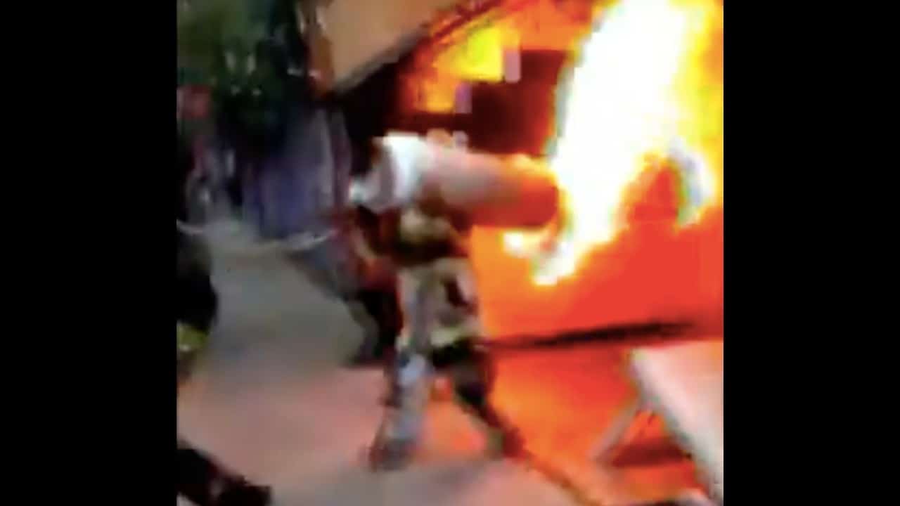 Bombero CDMX tanque de gas llamas explosión