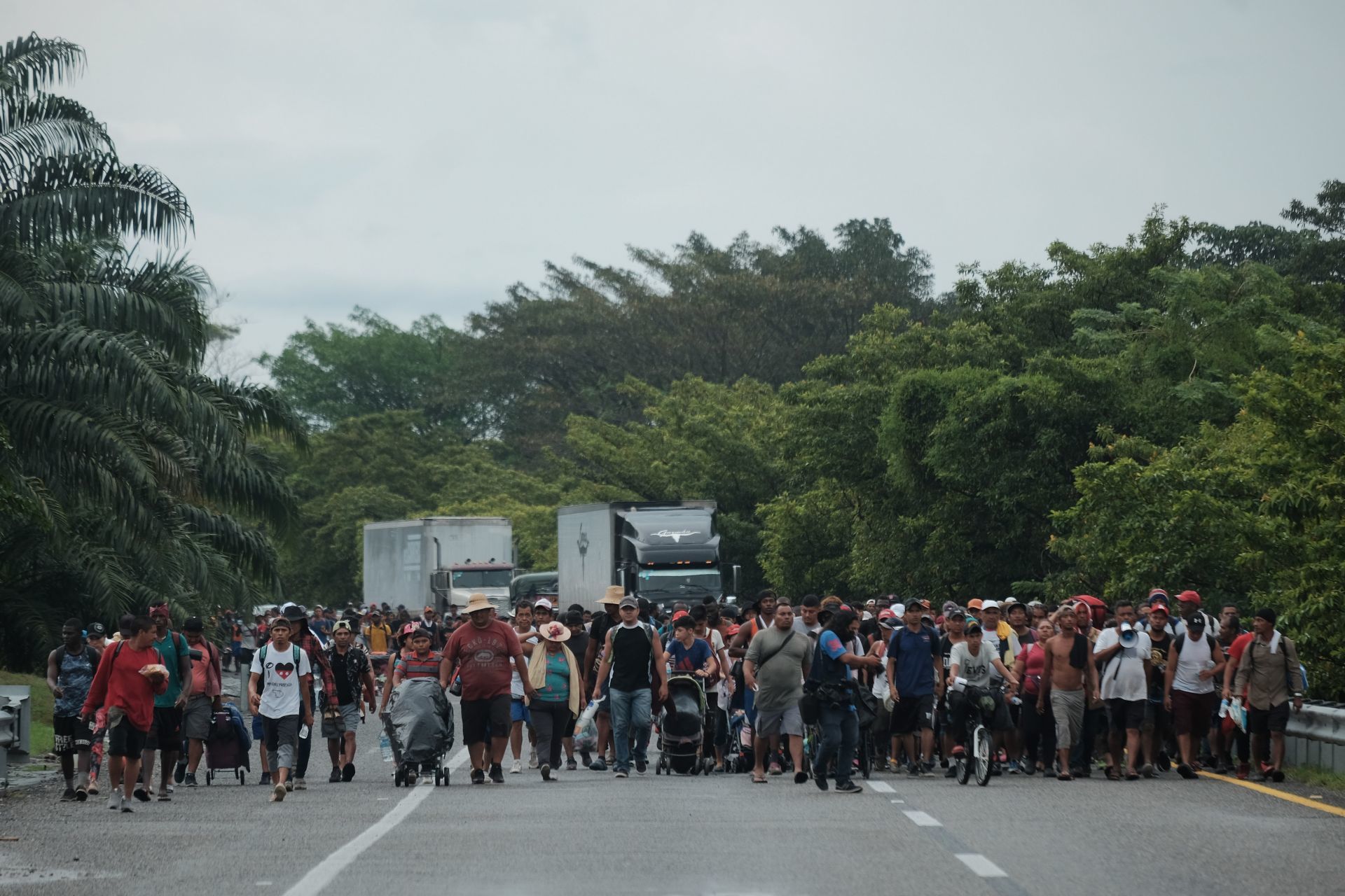La caravana migrante continúo su andar tras descansar en el municipio de Ulapa, Chiapas