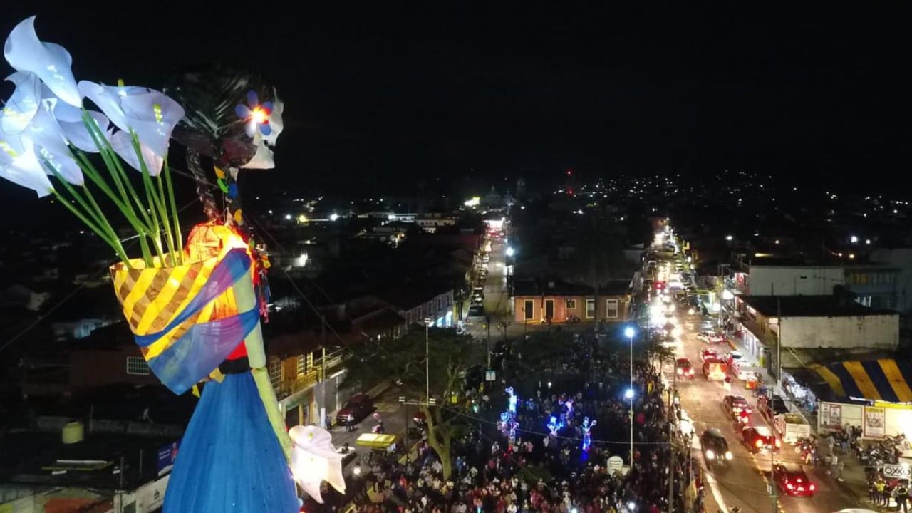 Instalan Catrina monumental en Misantla, Veracruz, inspirada en obra de Diego Rivera