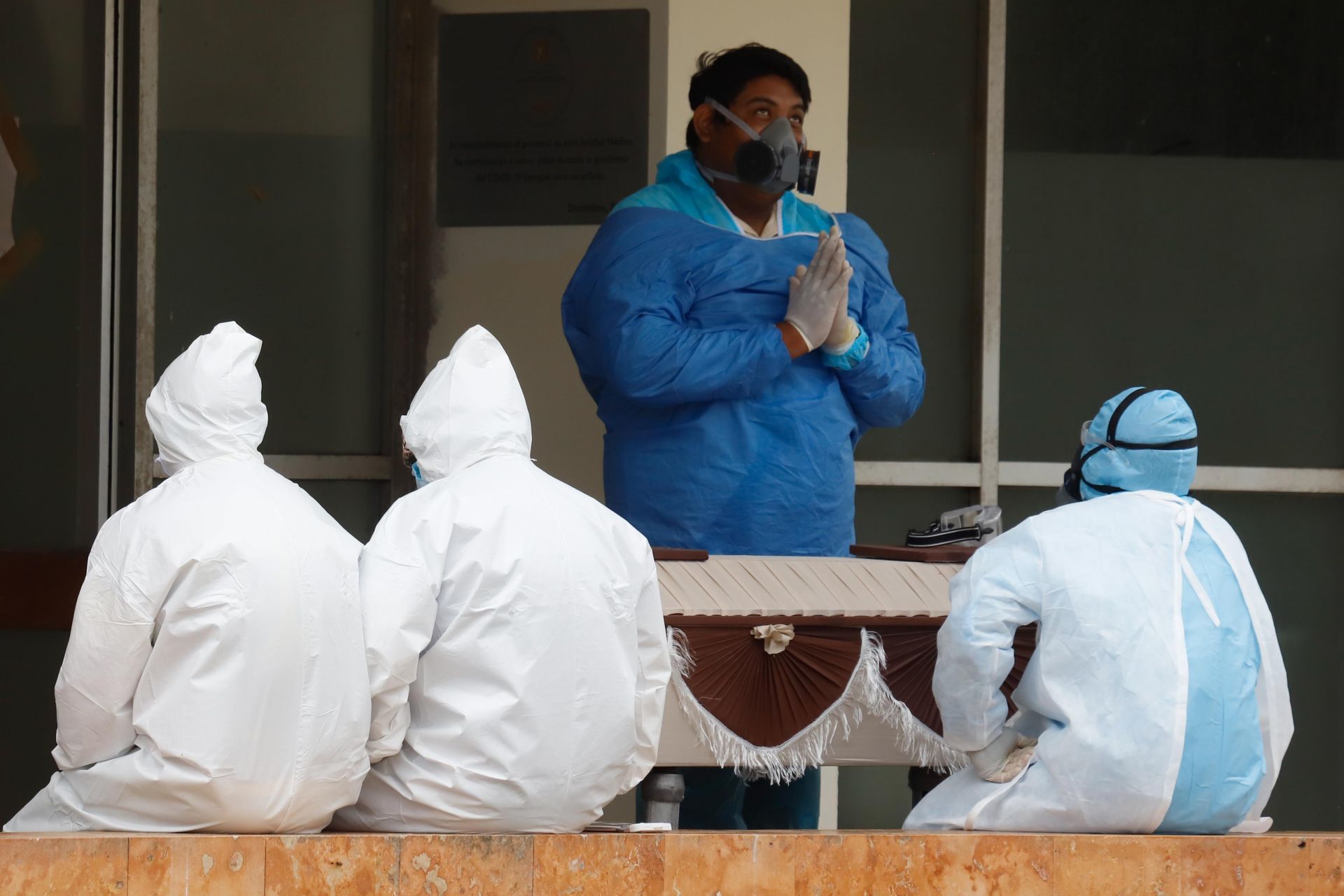 México reporta 325 muertos y 3 mil 478 contagios de covid