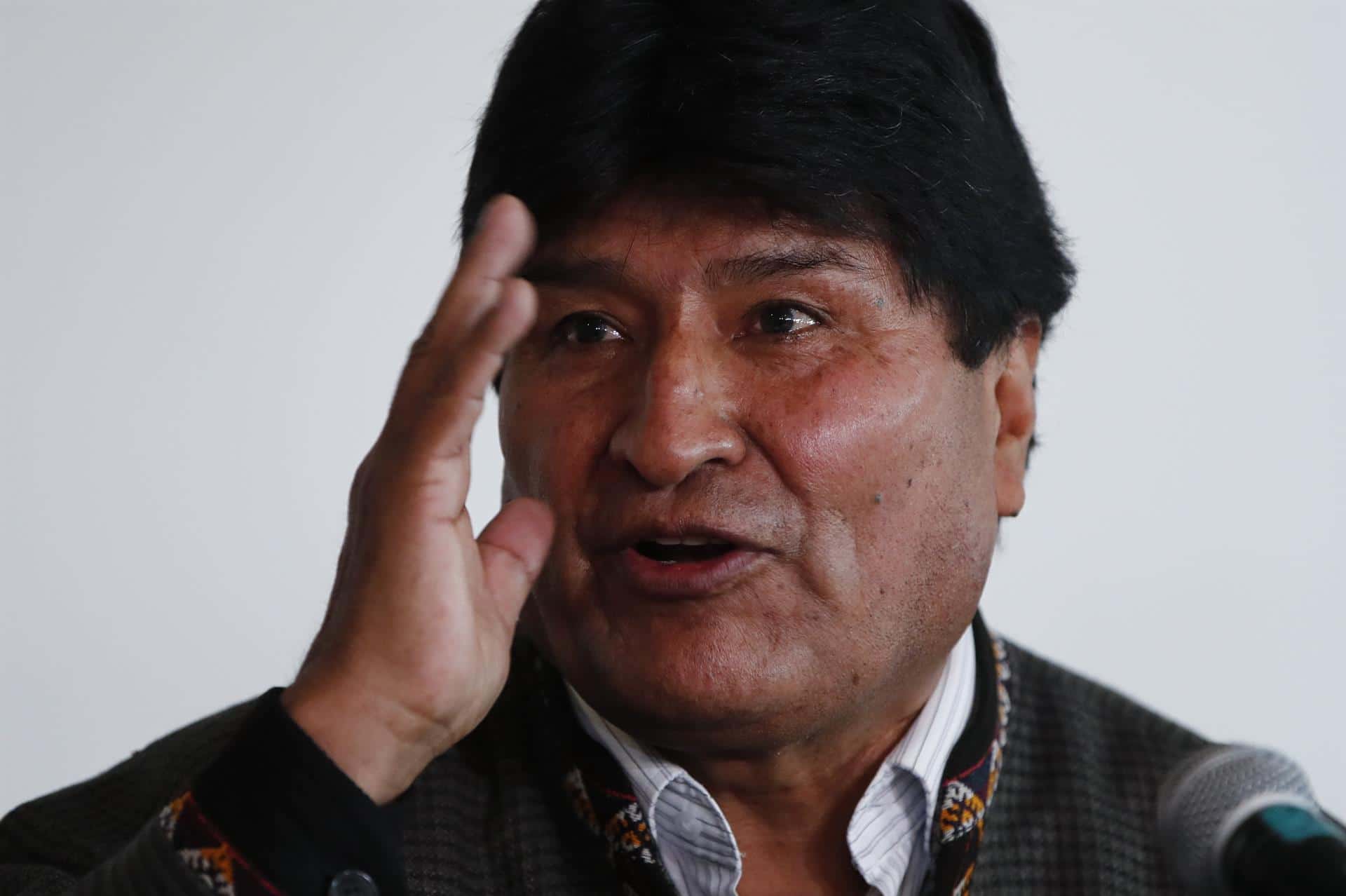 Evo Morales apoya nacionalización del litio de AMLO