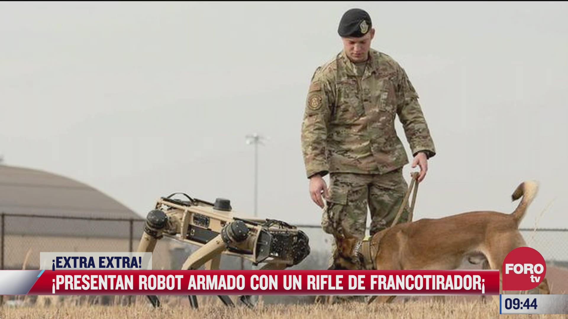 extra extra presentan robot armado con un rifle de francotirador