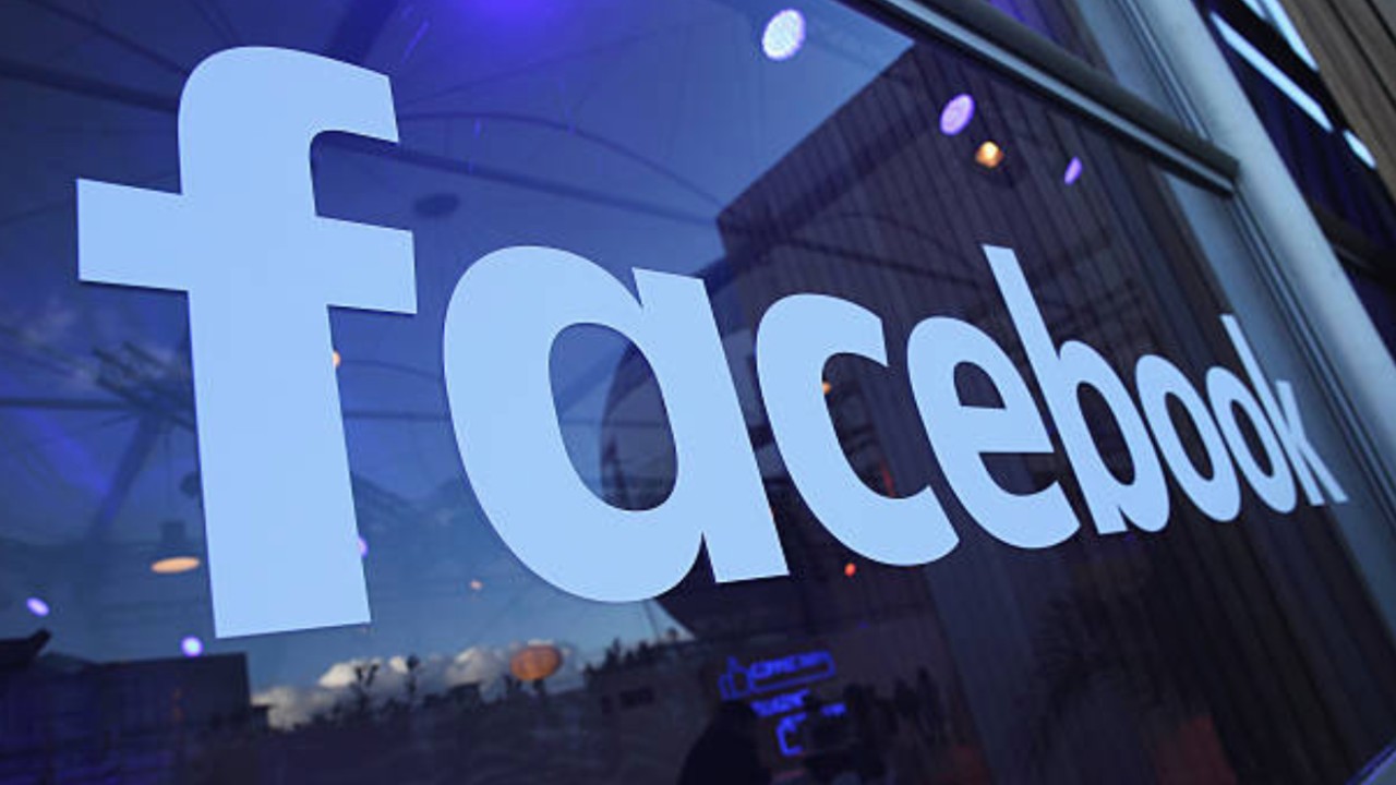 Facebook atribuye falla mayor a 'cambios de configuración' en los servidores