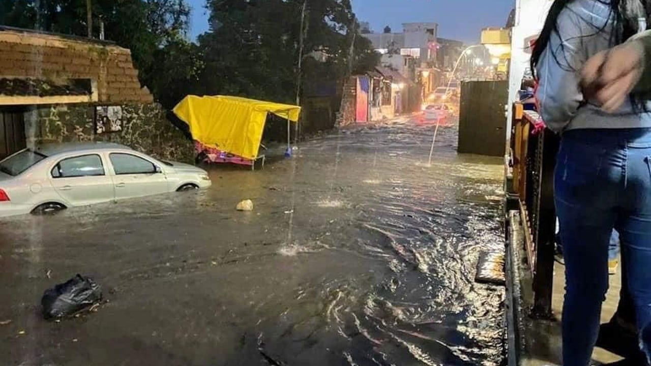 Fuertes lluvias anegan Tepoztlán, Morelos; reportan severas afectaciones