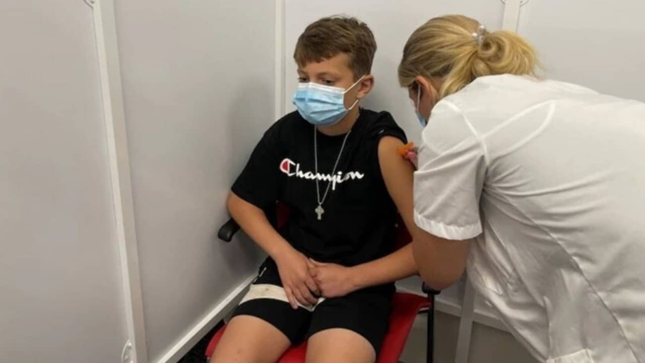 Gavin Roberts pidió vacuna contra covid como regalo de cumpleaños tras muerte de su papá