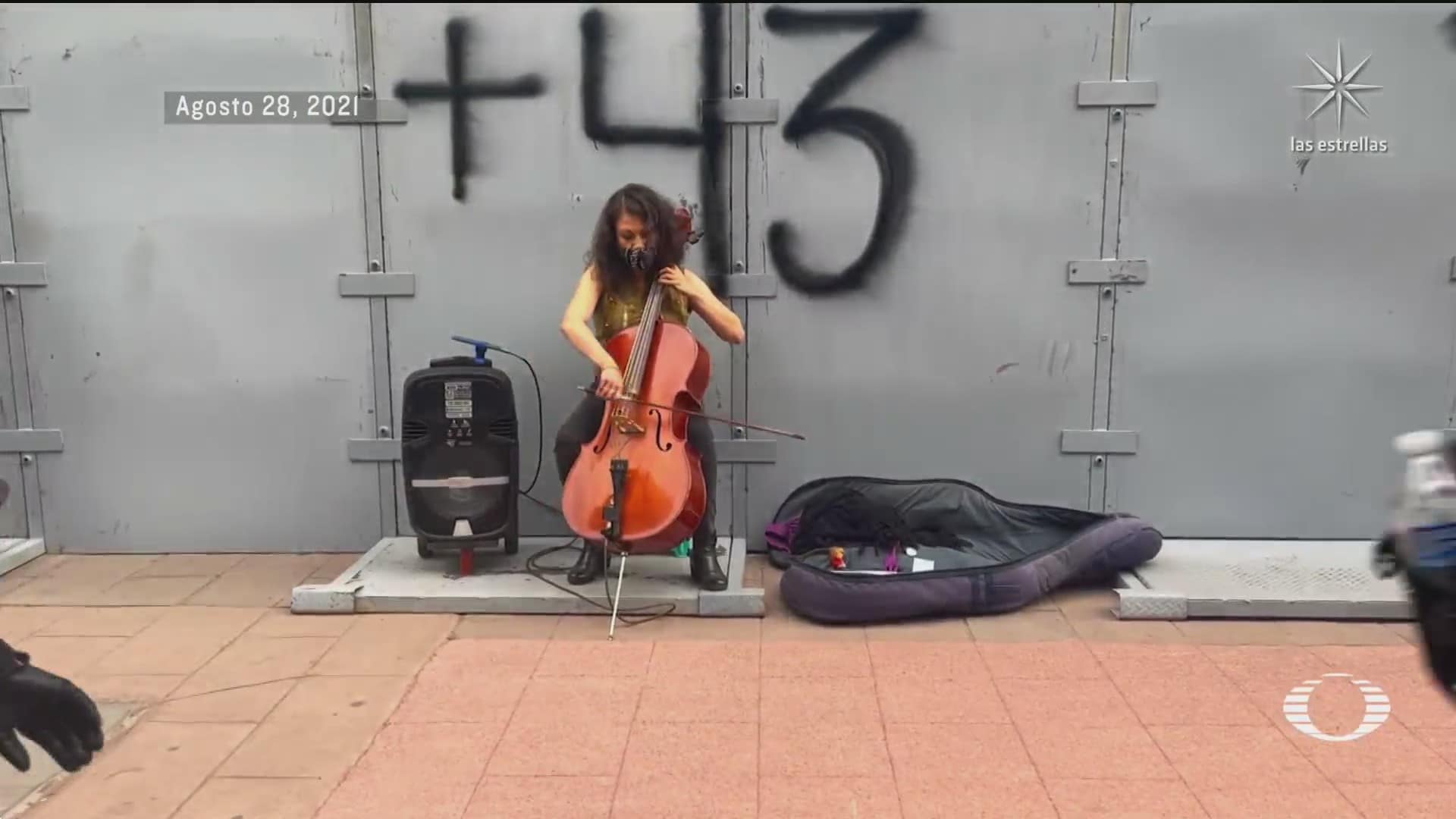 la violonchelista de la marcha 28s