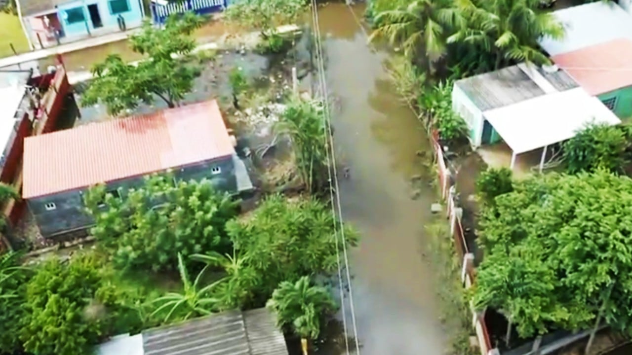 Lluvias torrenciales inundan miles de casas en Lerdo de Tejada, Veracruz; superan récord histórico