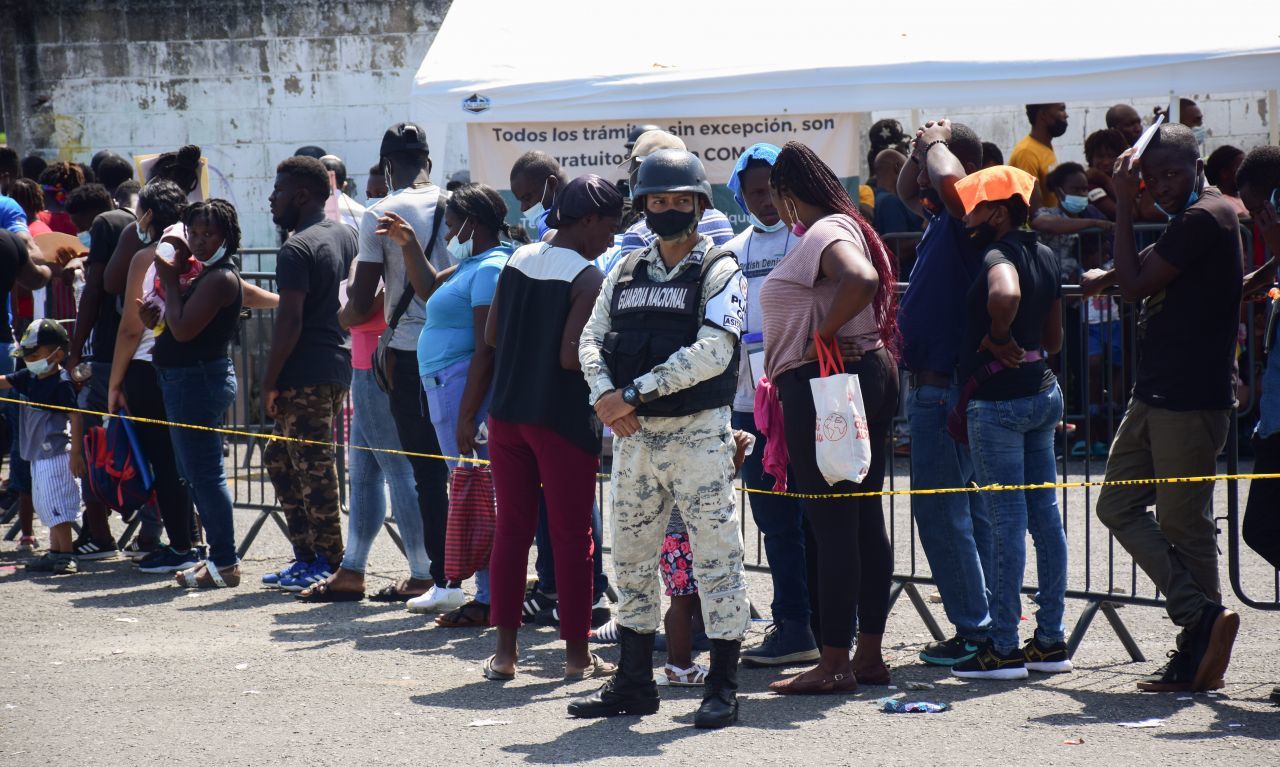 México envía de regreso a Puerto Príncipe a 129 migrantes haitianos