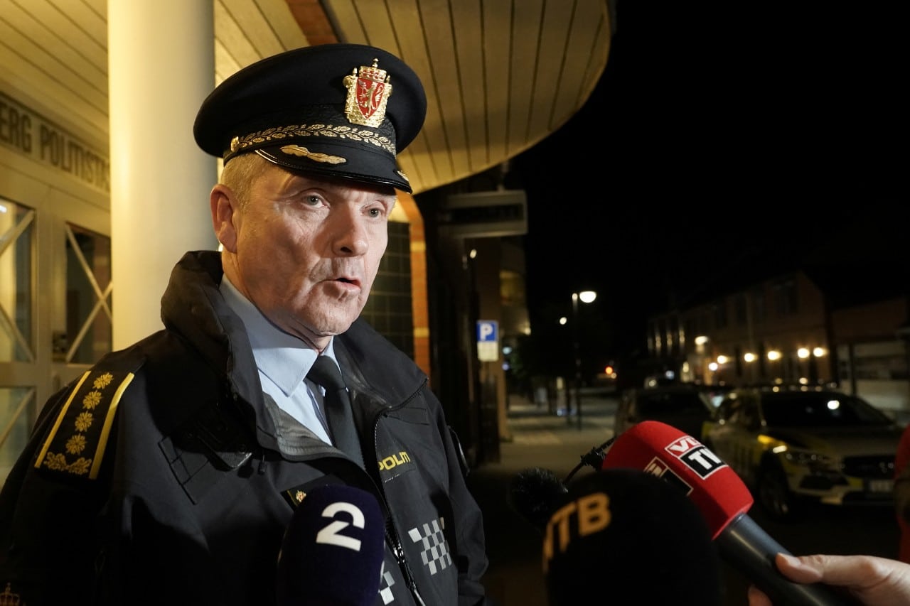 Noruega no descarta que ataque con arco sea un 'acto terrorista'.