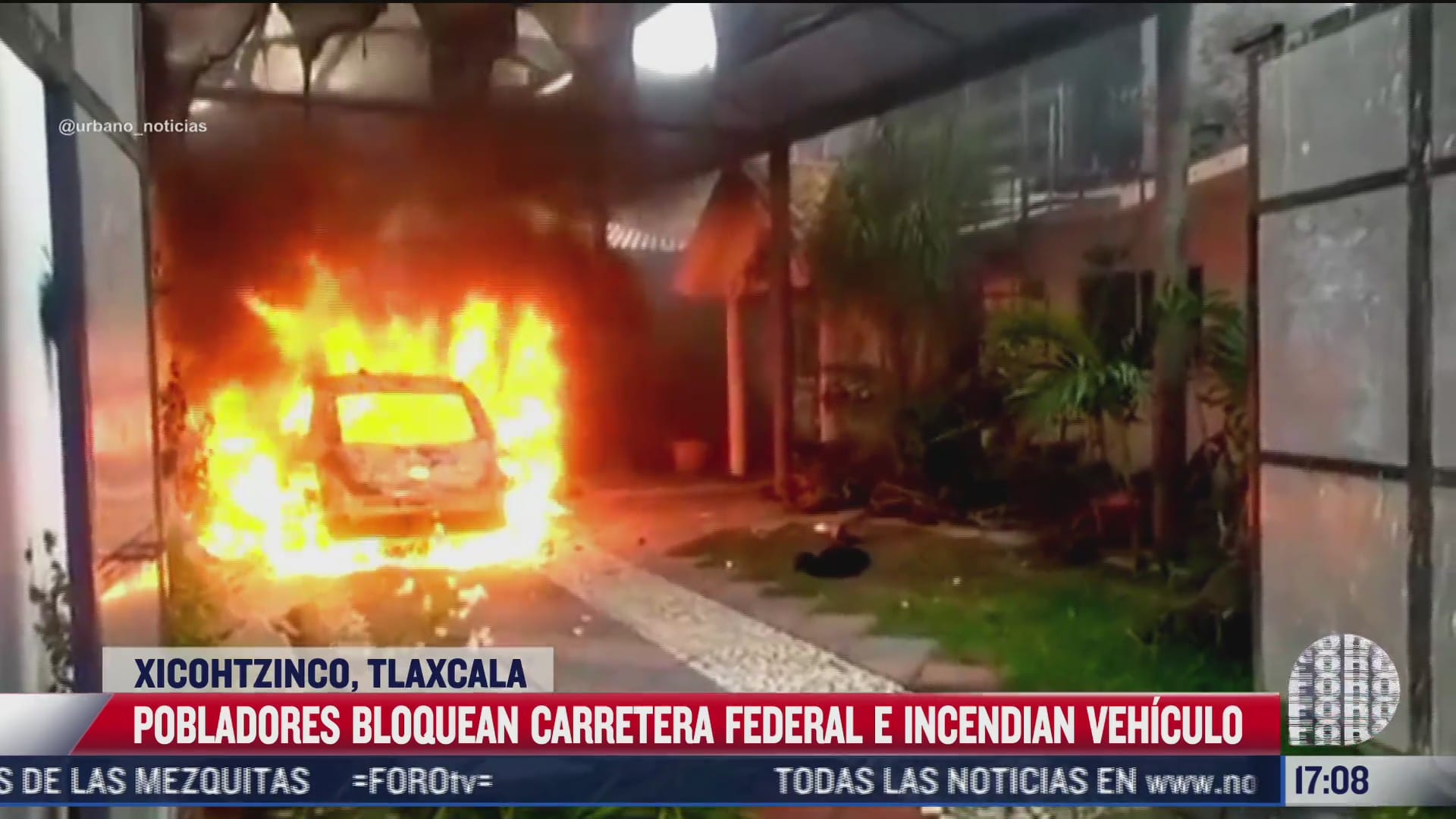 pobladores de xicohtzingo tlaxcala incendian vehiculo y bloquean carretera