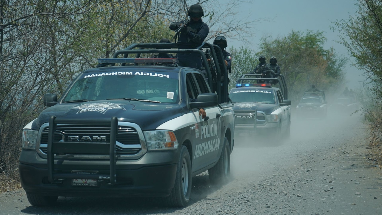 Fotografía que muestra a elementos de la Policía de Michoacán durante operativo en Tierra Caliente