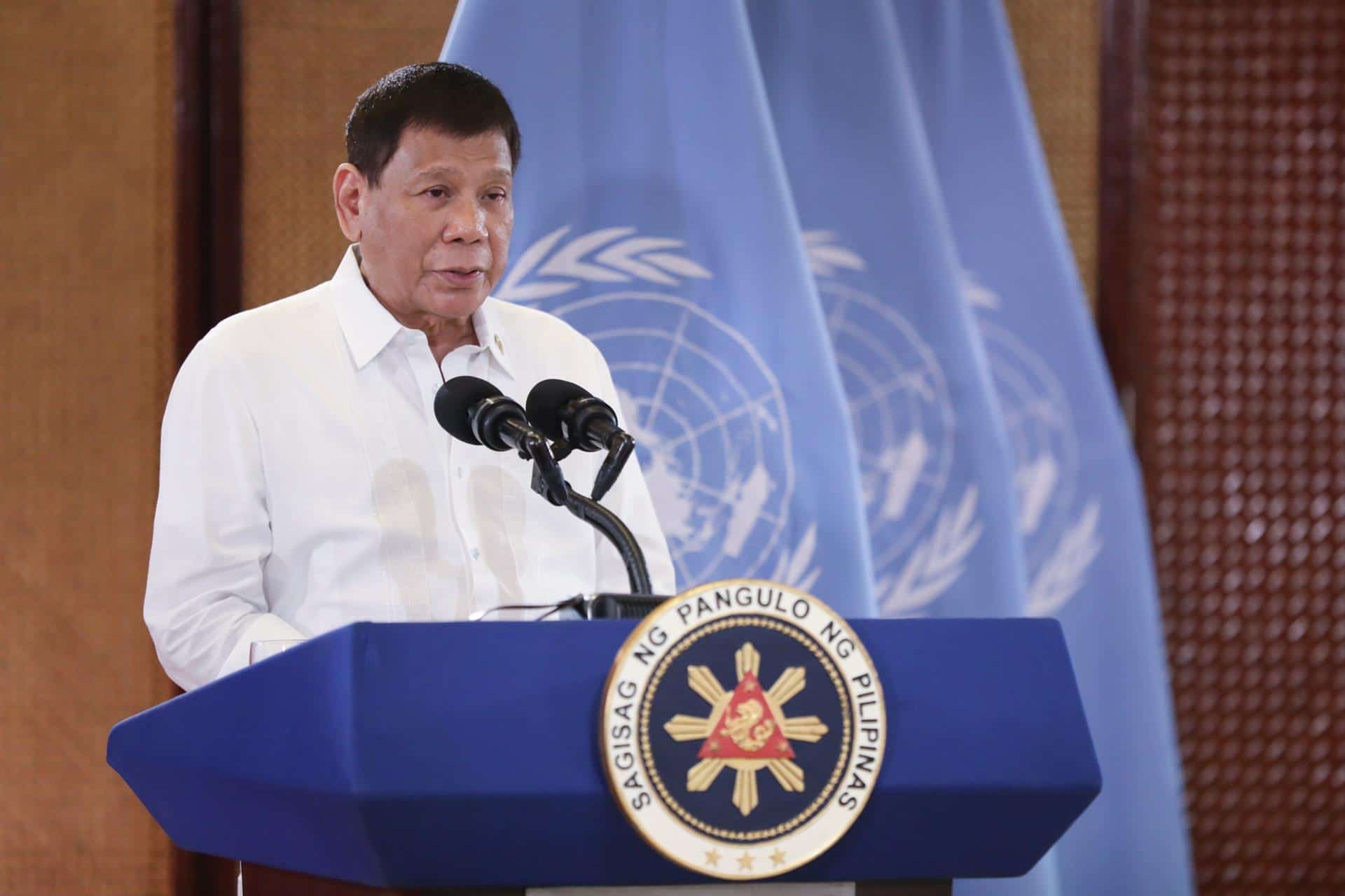Presidente de Filipinas anuncia su retirada de la política