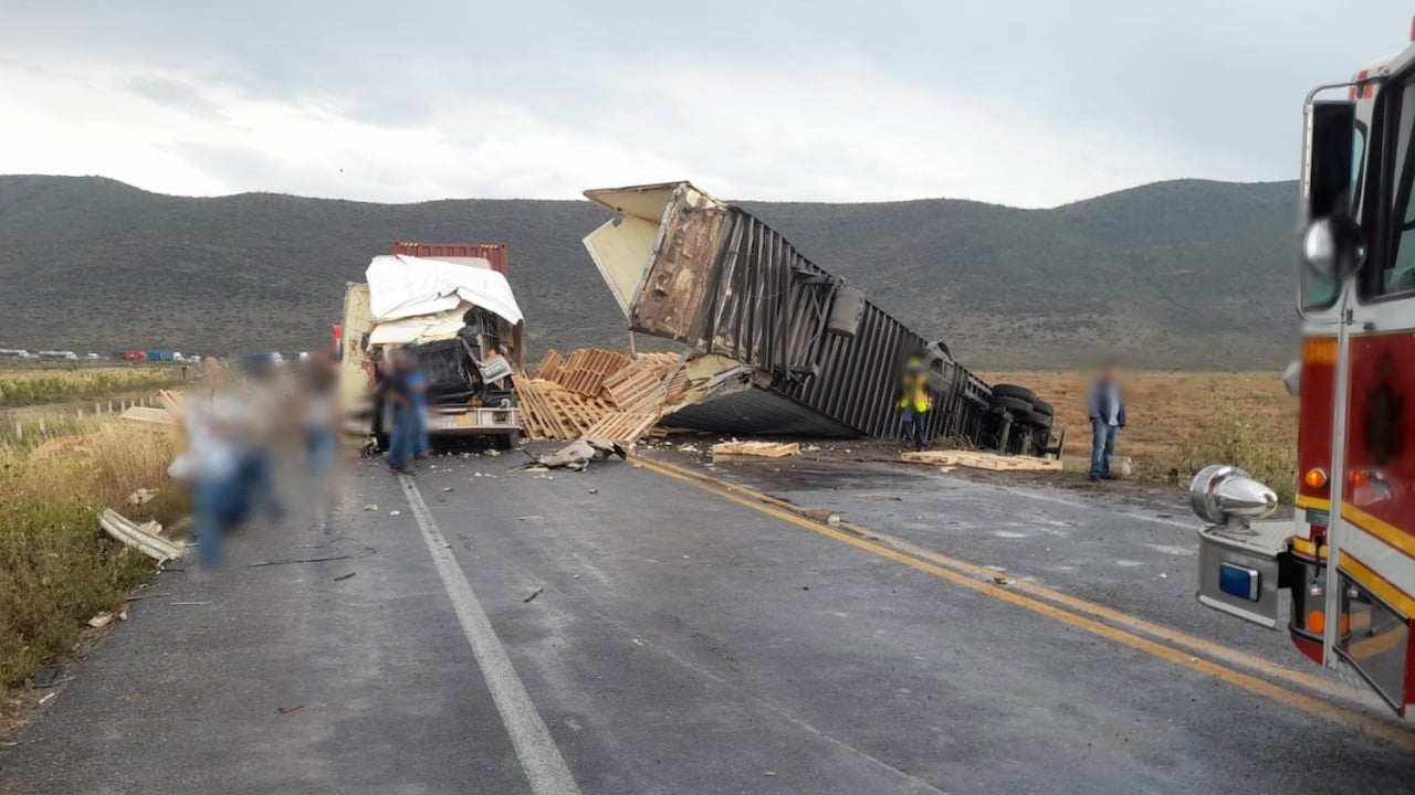 Cierre de circulación en ambos sentidos por accidente en carretera Zacatecas-Saltillo (Twitter: @GN_Carreteras)