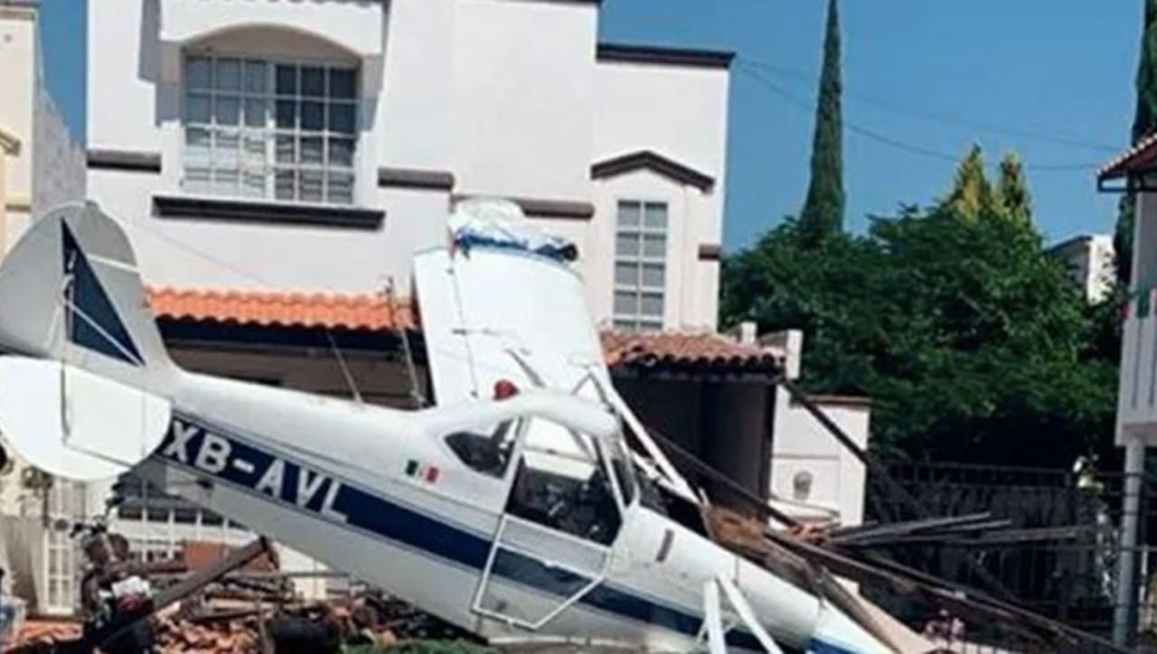 Se desploma avioneta fumigadora en Celaya, Guanajuato.