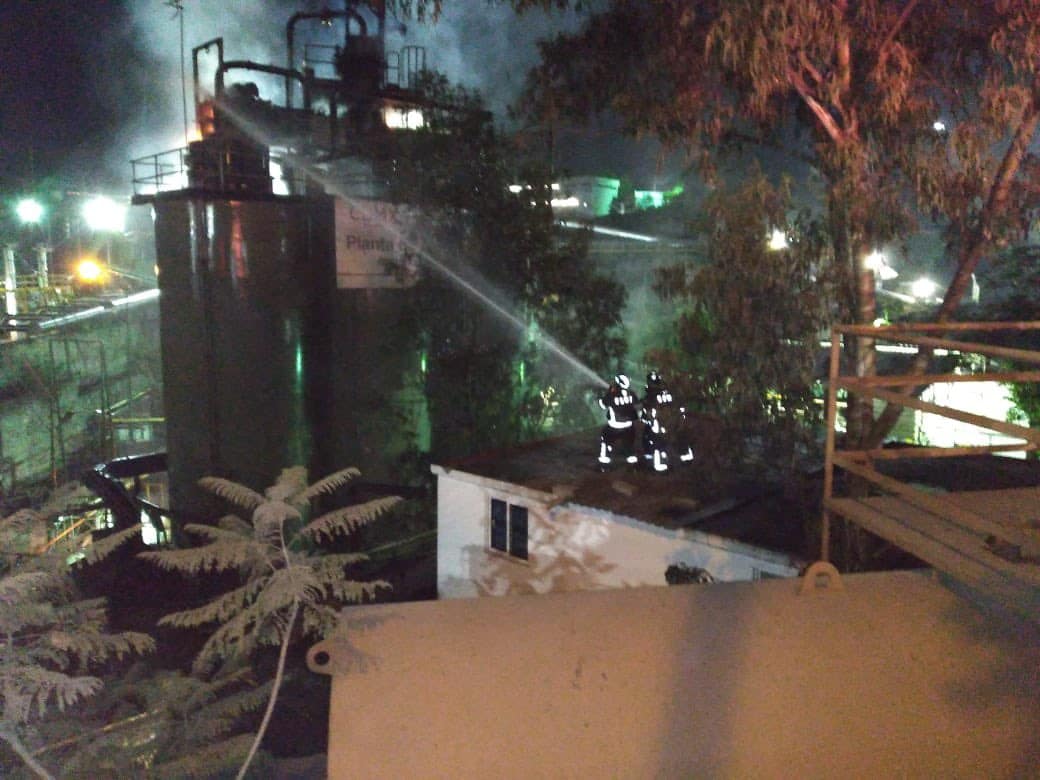 Se incendia chapopote en planta de asfalto en alcaldía Coyoacán; bomberos de CDMX controlan siniestro