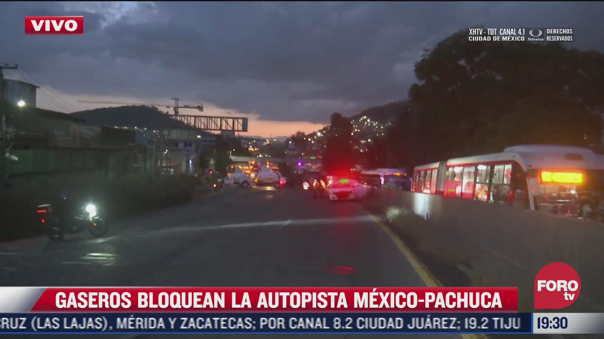 usuarios del mexibus tambien sufren con bloqueo de gaseros en la mexico pachuca