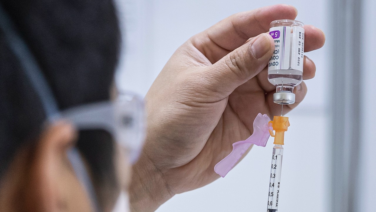 Vacunas covid mantendrán su eficacia ante mutaciones, según creadora de las dosis de AstraZeneca