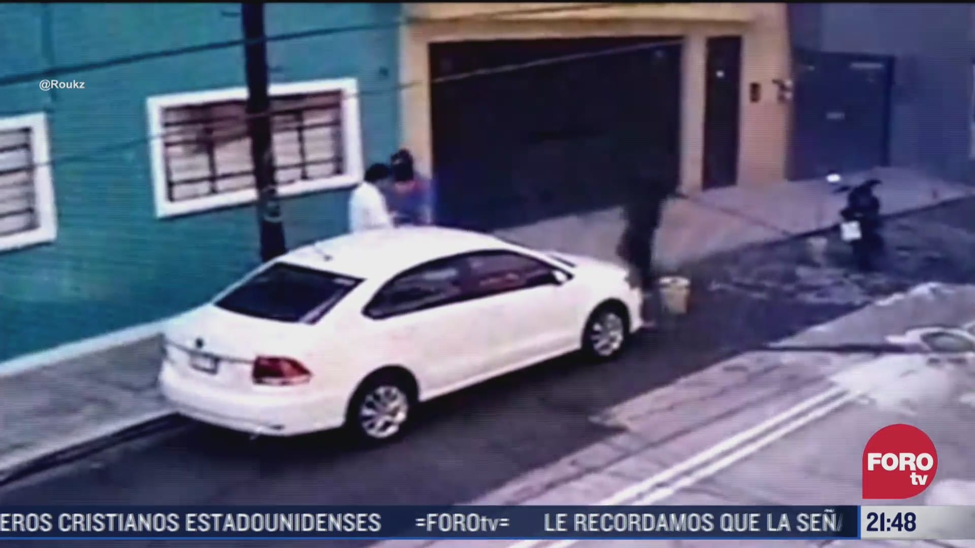 video captan el instante en que ladrones roban vehiculo a hombre en heroes de churubusco