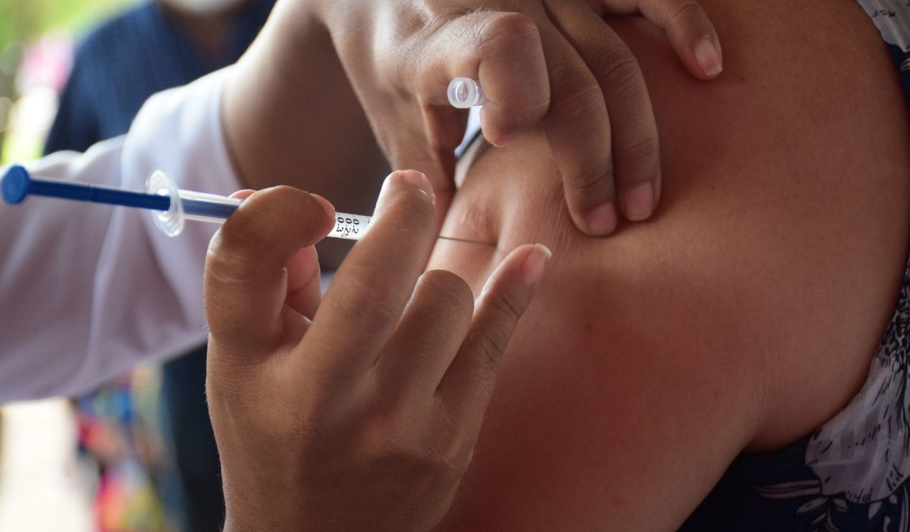 Abren registro para vacunación contra covid-19 a adolescentes de 15 a 17 años