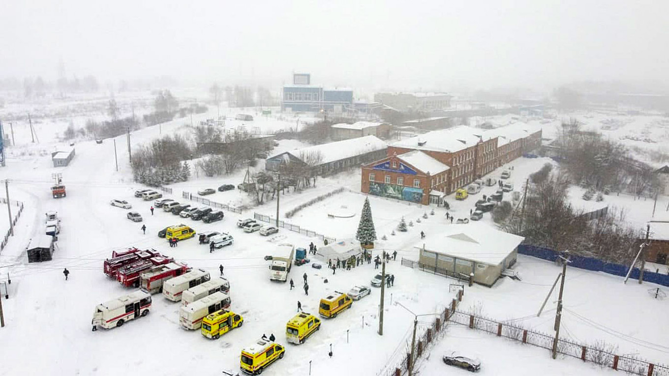 Accidente en mina de carbón de Siberia deja 1 minero muerto, 43 heridos y 49 desaparecidos