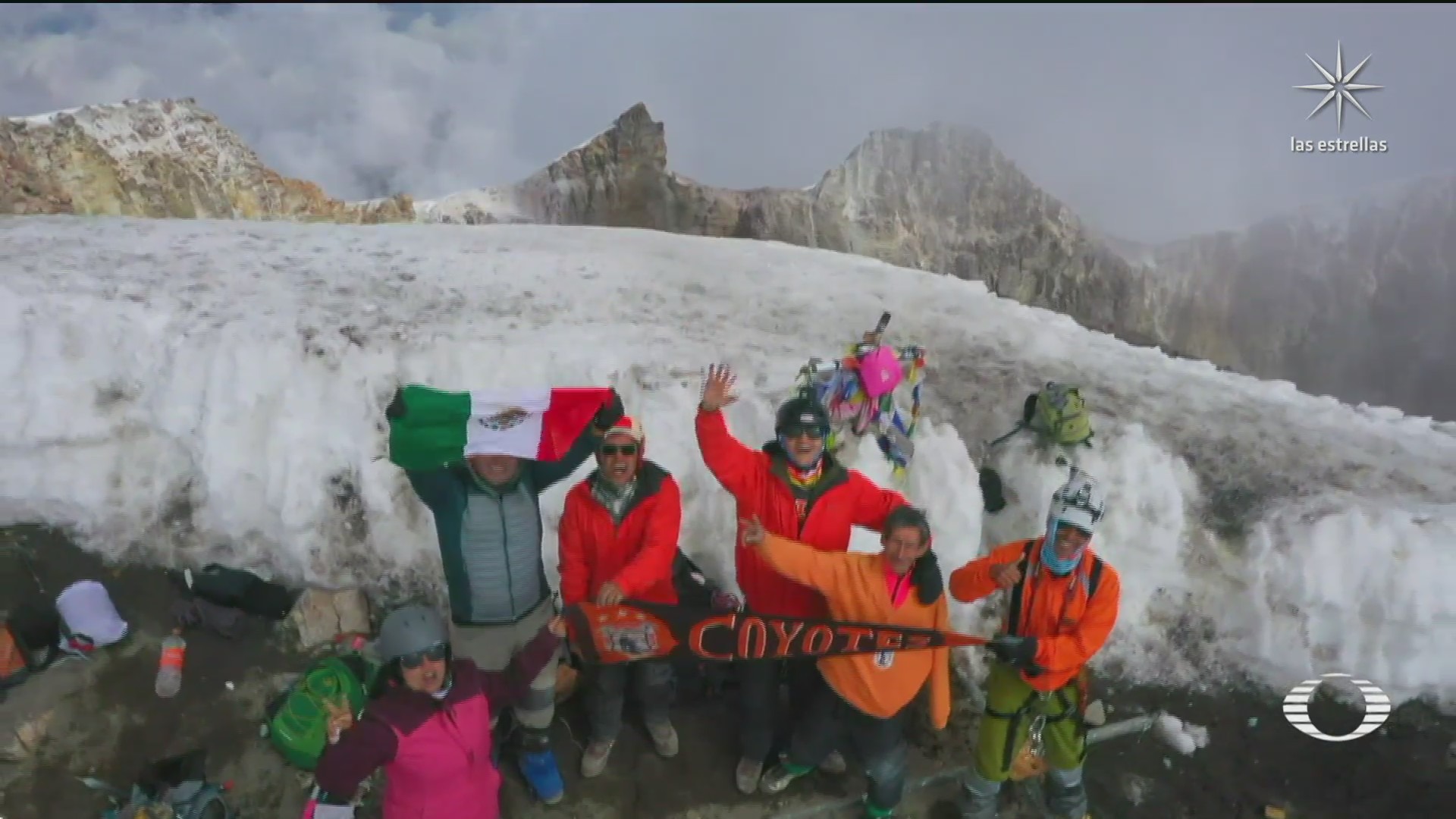 alpinista mas longevo de mexico llega a la cima del pico de orizaba