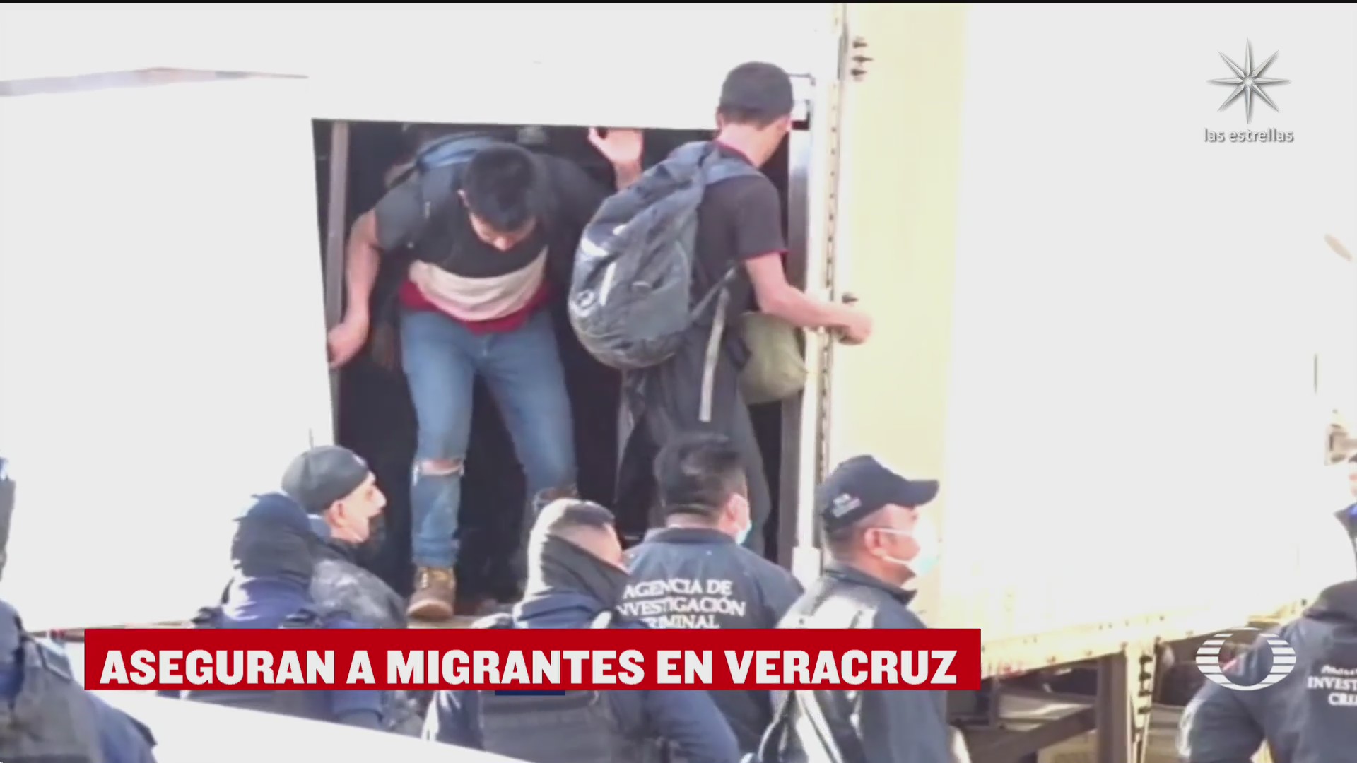 aseguran a migrantes hacinados en traileres en veracruz