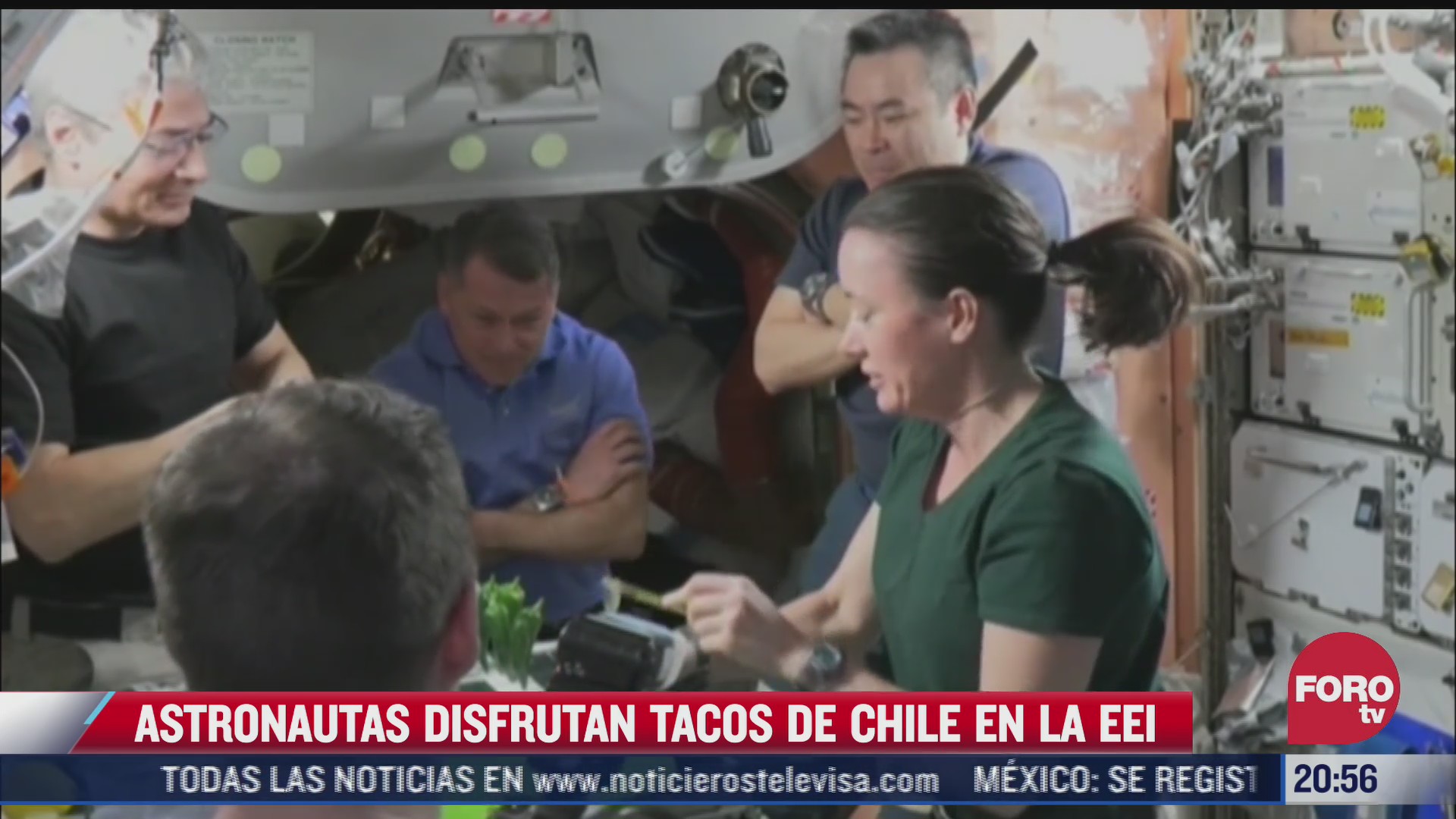 astronautas preparan tacos con chile en la estacion espacial internacional