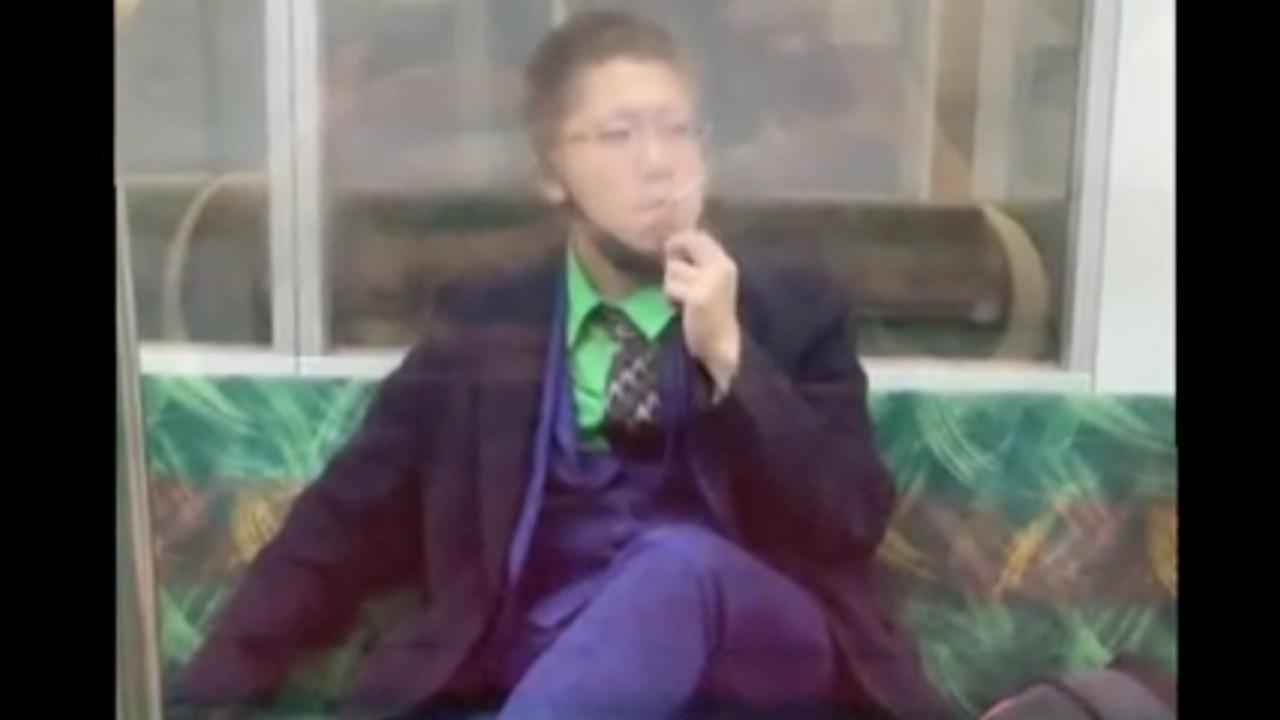 Atacante del tren de Tokio vestido de Joker aspiraba a 'matar a mucha gente'