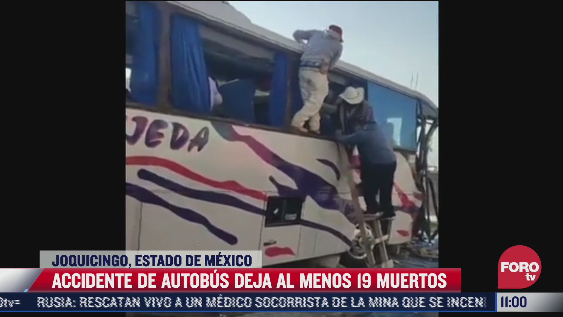 Autobús de pasajeros choca contra una vivienda en Joquicingo, Estado de México