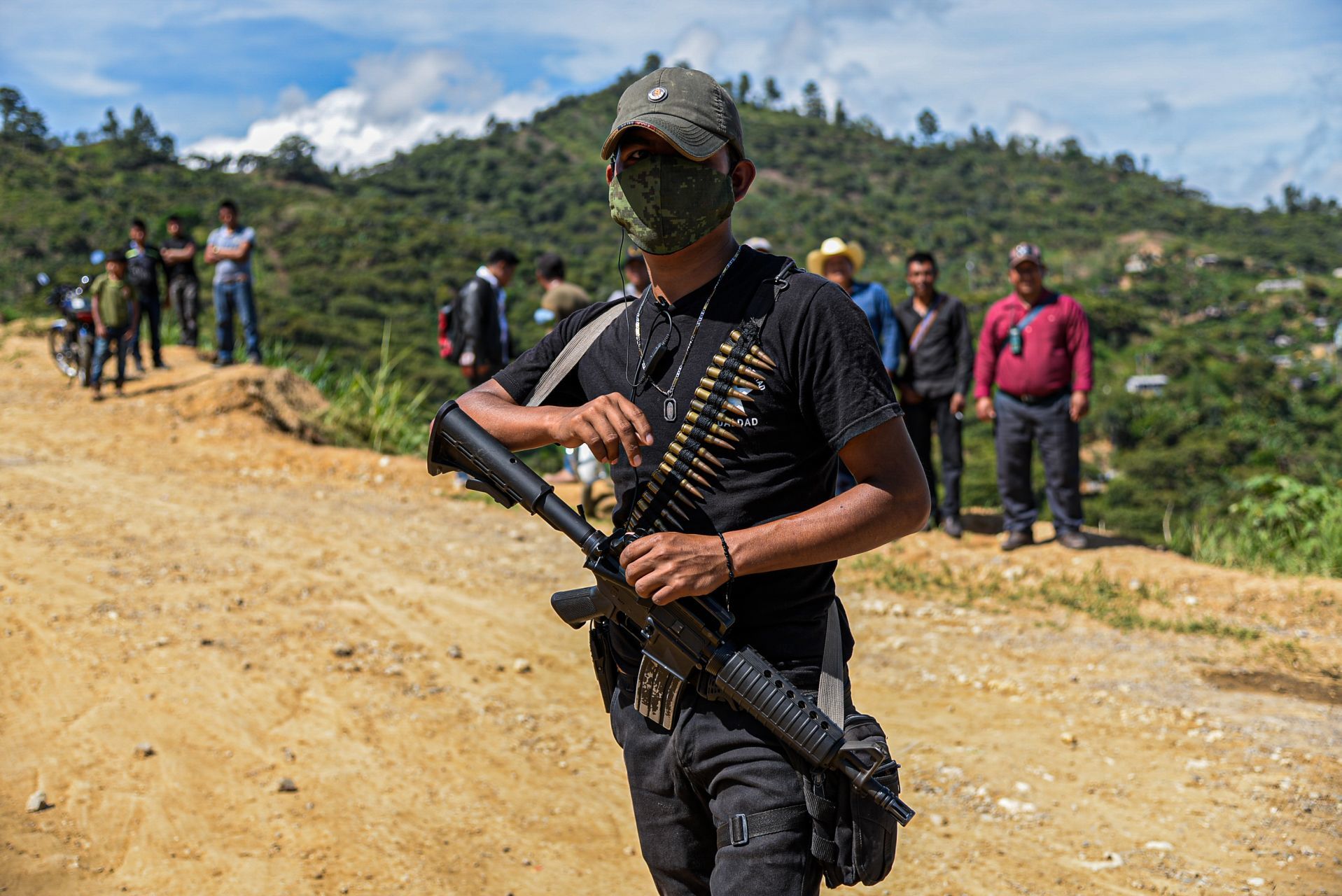 Autodefensas de 'El Machete' muestran su centro de operaciones y niegan tener retenidos a 21 desaparecidos en Pantelhó