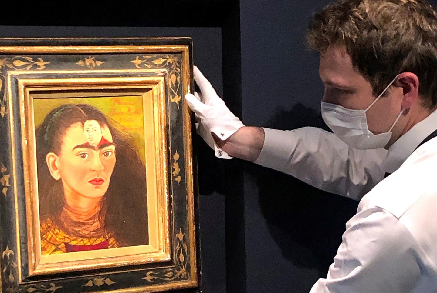 Autorretrato de Frida Kahlo se vende en precio récord