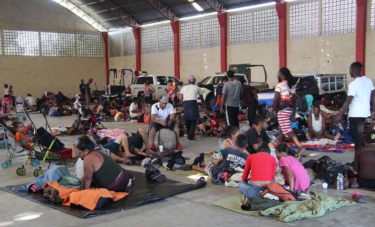 Hombres armados asaltan a migrantes que se unían a nueva caravana en Chiapas.