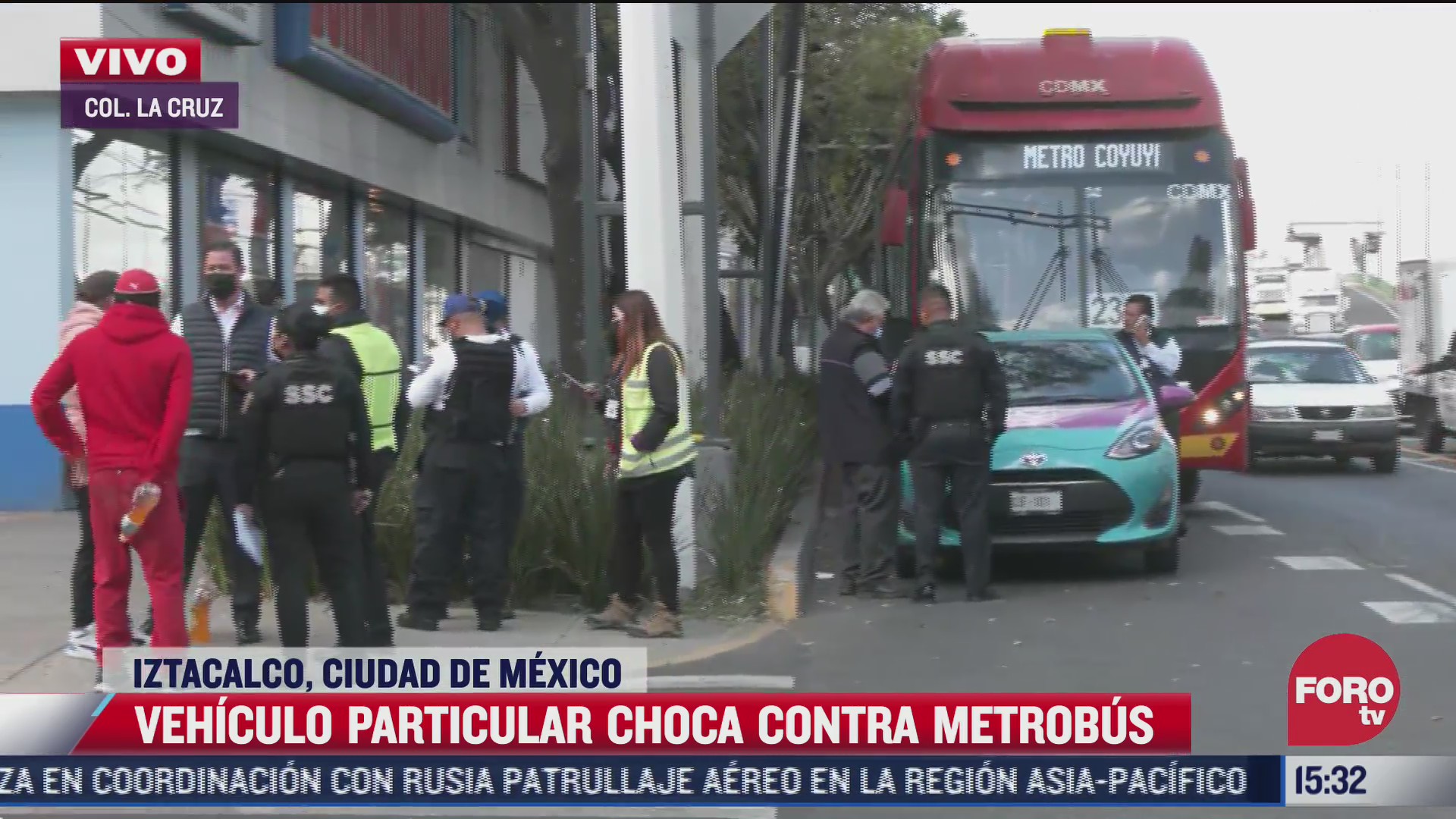 choca camioneta contra metrobus en iztacalco