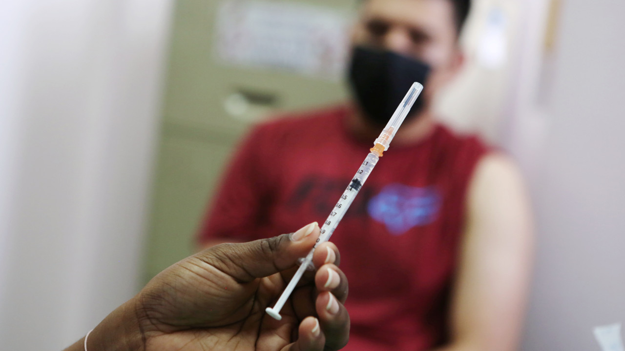 Costa Rica declara obligatoria vacuna contra covid-19 para niños y adolescentes