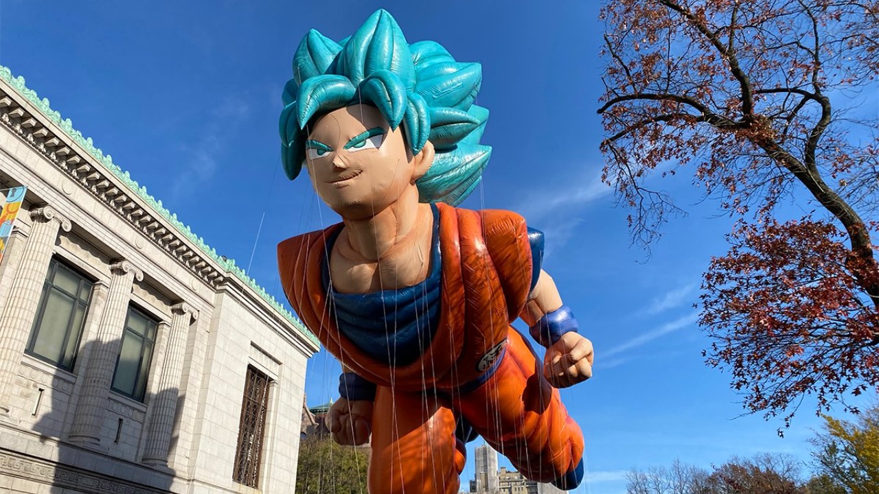 Globo gigante de Goku en el desfile de Acción de Gracias 2021 en New York