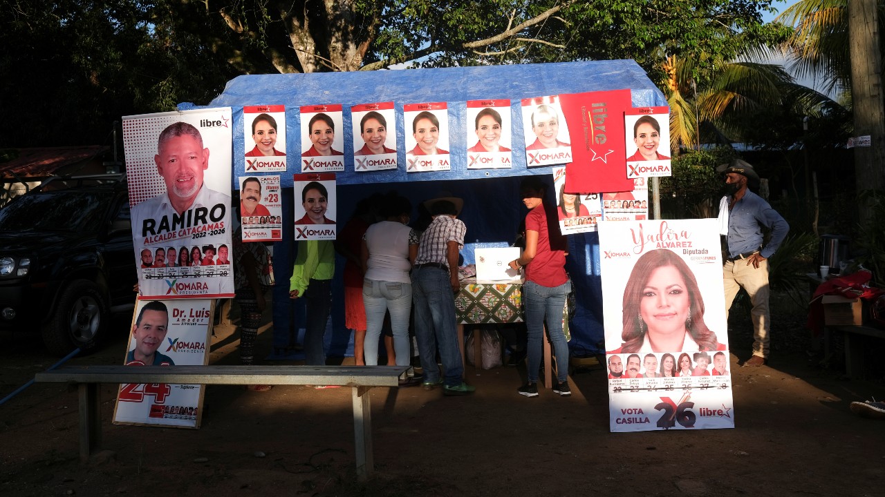 Inician elecciones en Honduras para elegir sucesor de Hernández