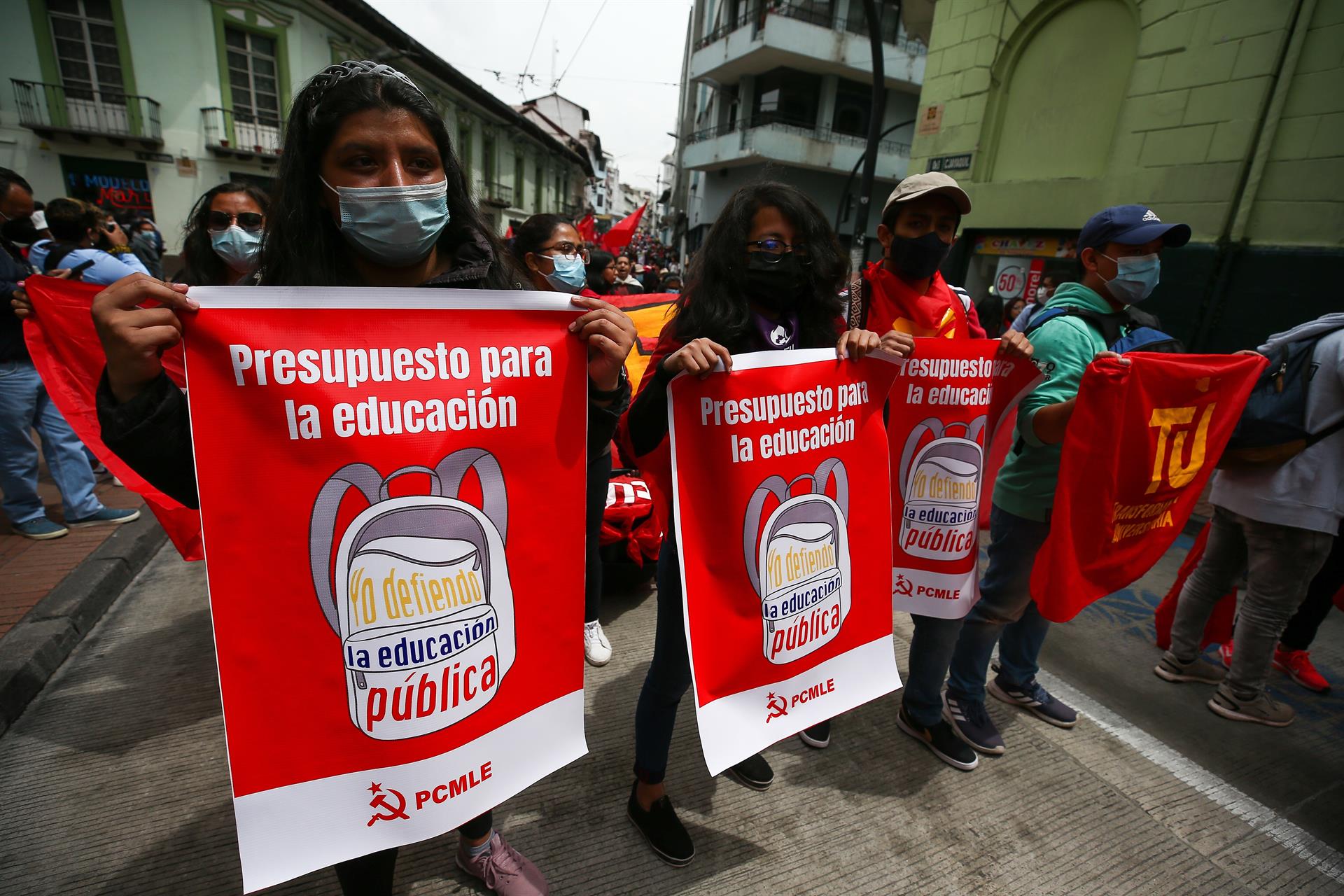 Protestas contra recortes a la educación en Ecuador
