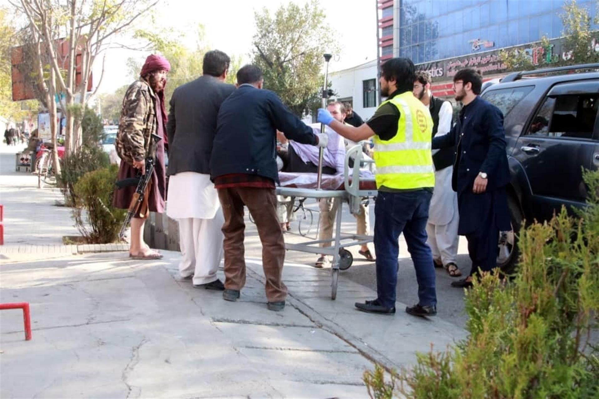 Fuerte explosión cerca de hospital militar en Kabul deja varias víctimas